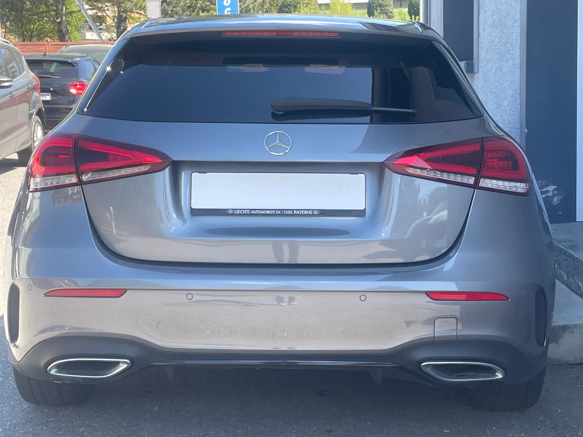 MERCEDES-BENZ A 250 AMG Line 7G-DCT-image-4