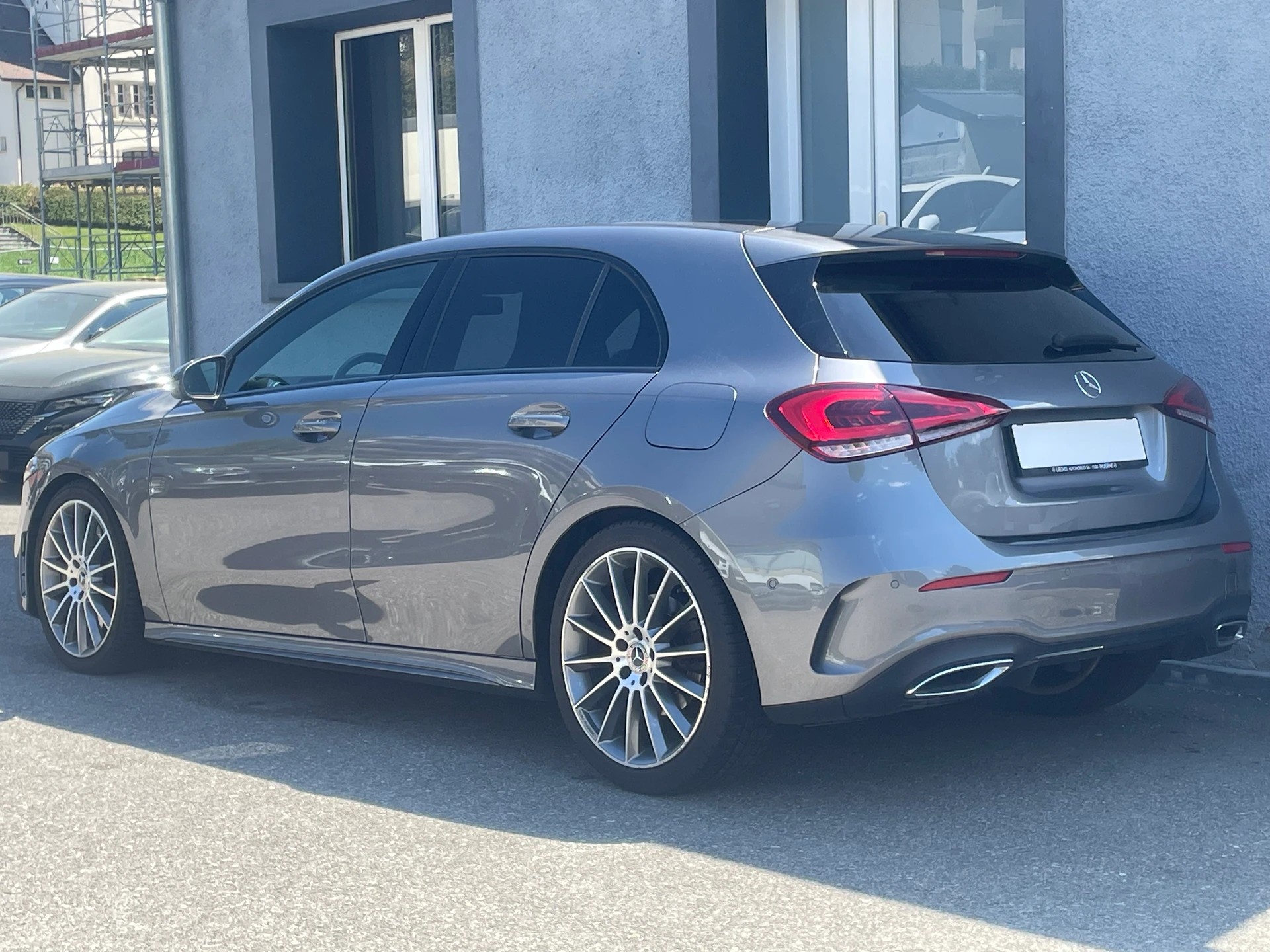 MERCEDES-BENZ A 250 AMG Line 7G-DCT-image-3