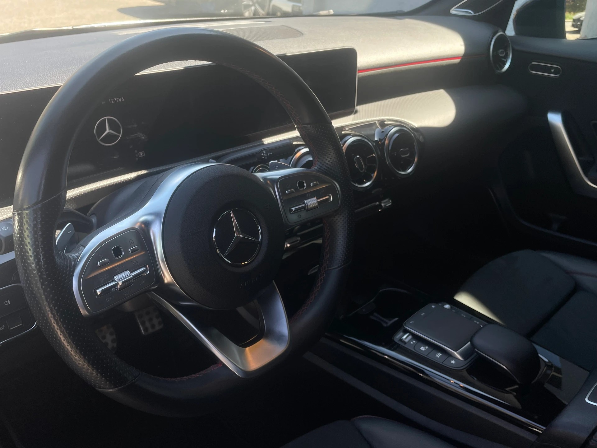 MERCEDES-BENZ A 250 AMG Line 7G-DCT-image-8