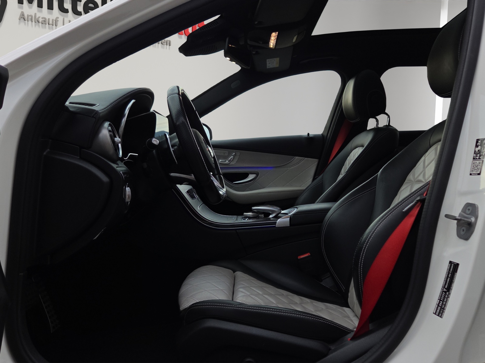 MERCEDES-BENZ C 43 AMG 4Matic 9G-Tronic-image-8