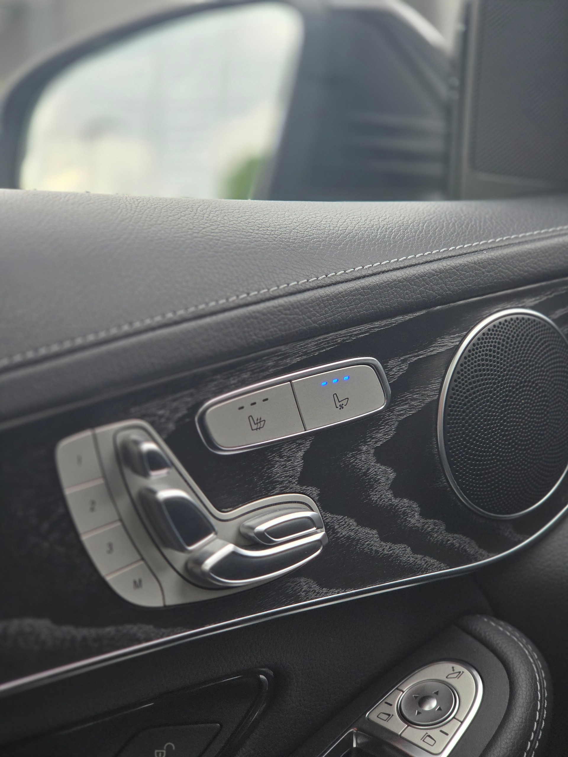 MERCEDES-BENZ C 43 AMG 4Matic 9G-Tronic-image-11