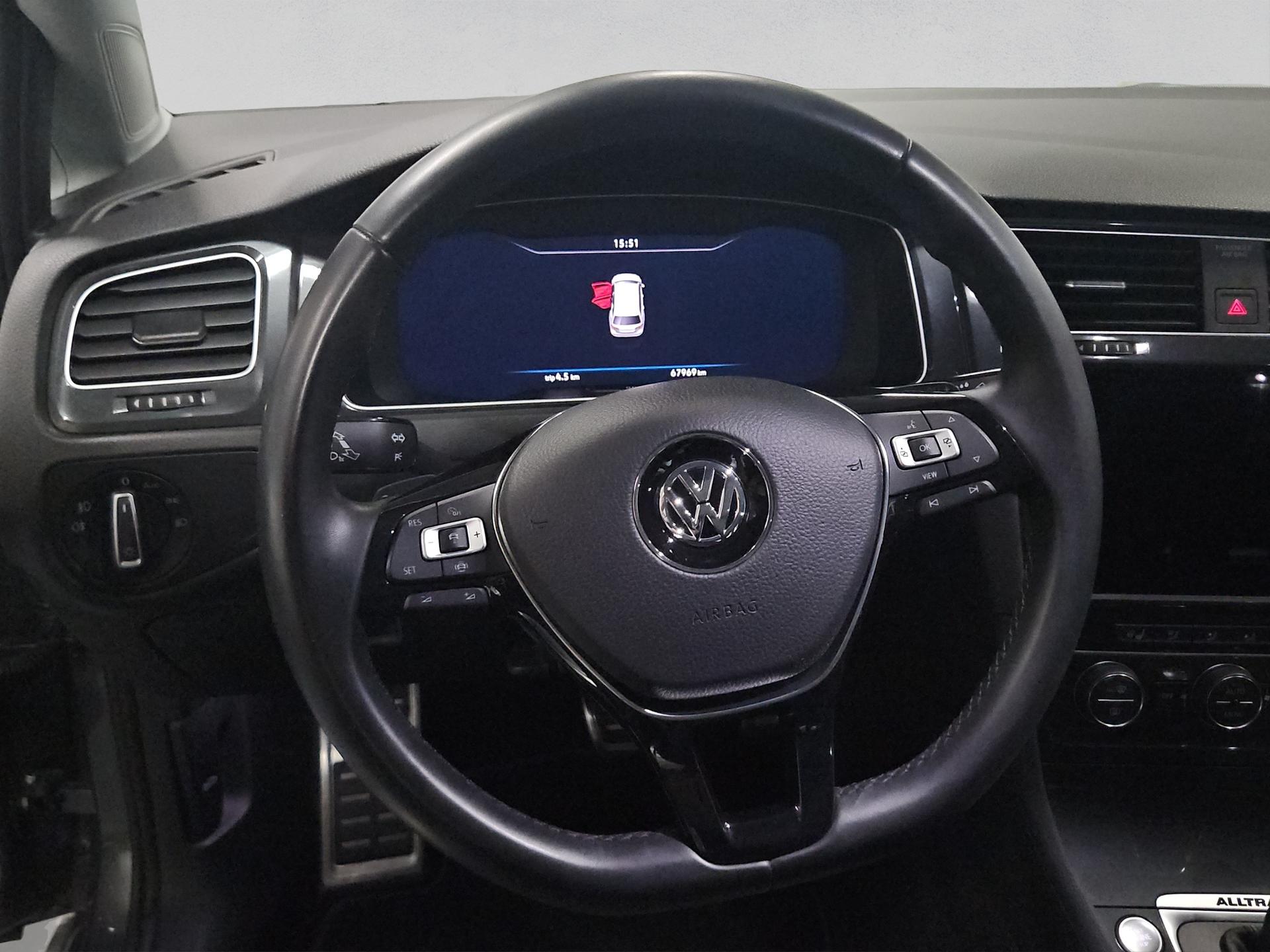 VW Golf 2.0 TDI Alltrack 4Motion DSG-image-9