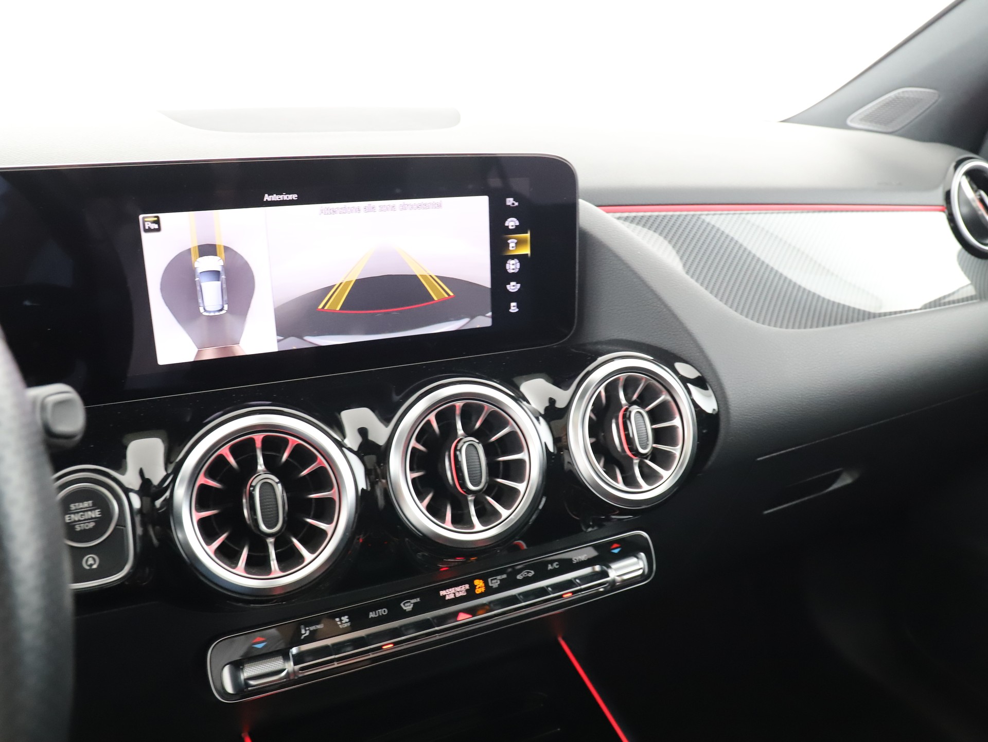 MERCEDES-BENZ GLA 200 4M AMG Line 8G-D-image-15
