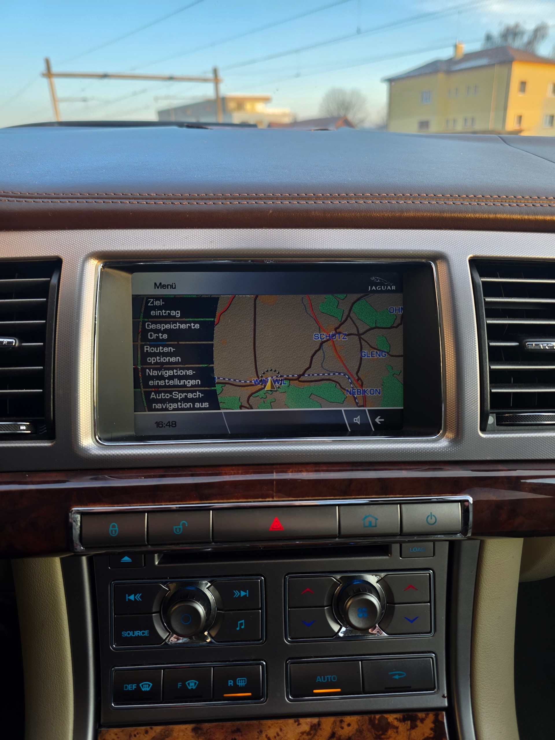 JAGUAR XF 2.7d V6 Premium Luxury-image-7