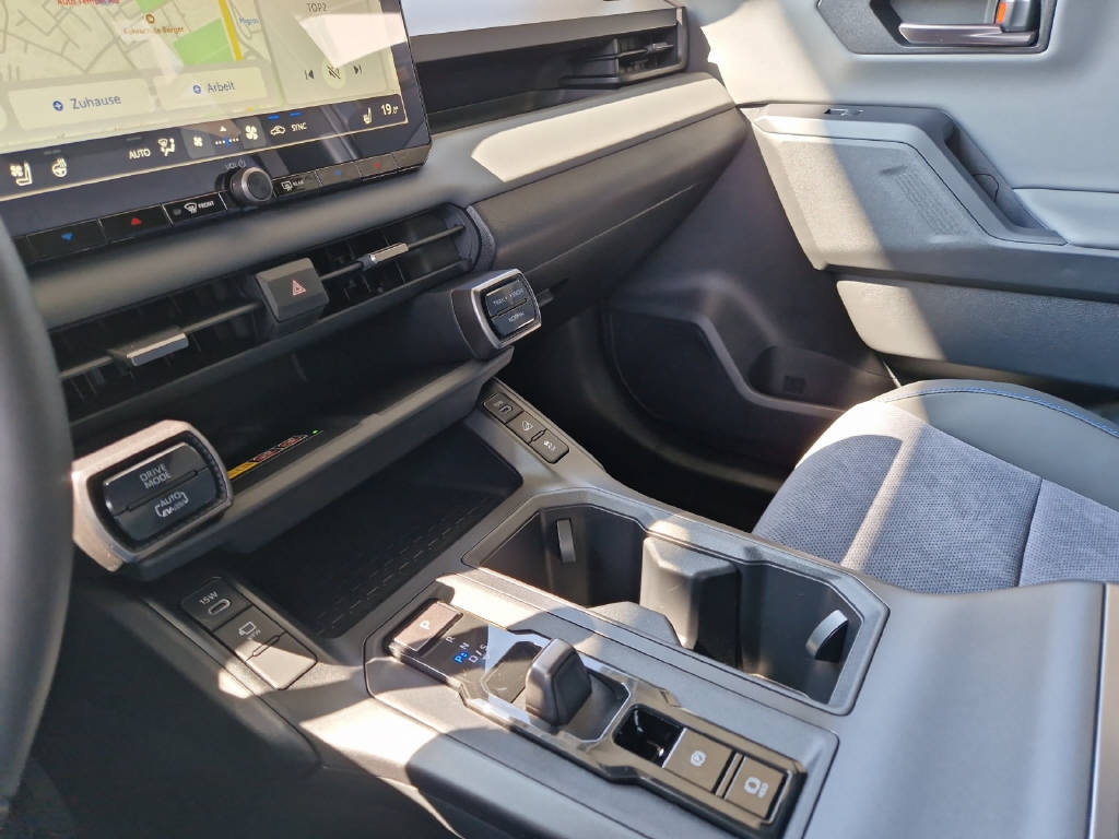 TOYOTA RAV-4 2.5 Plug-In-Hybrid Style 48167/001-image-15