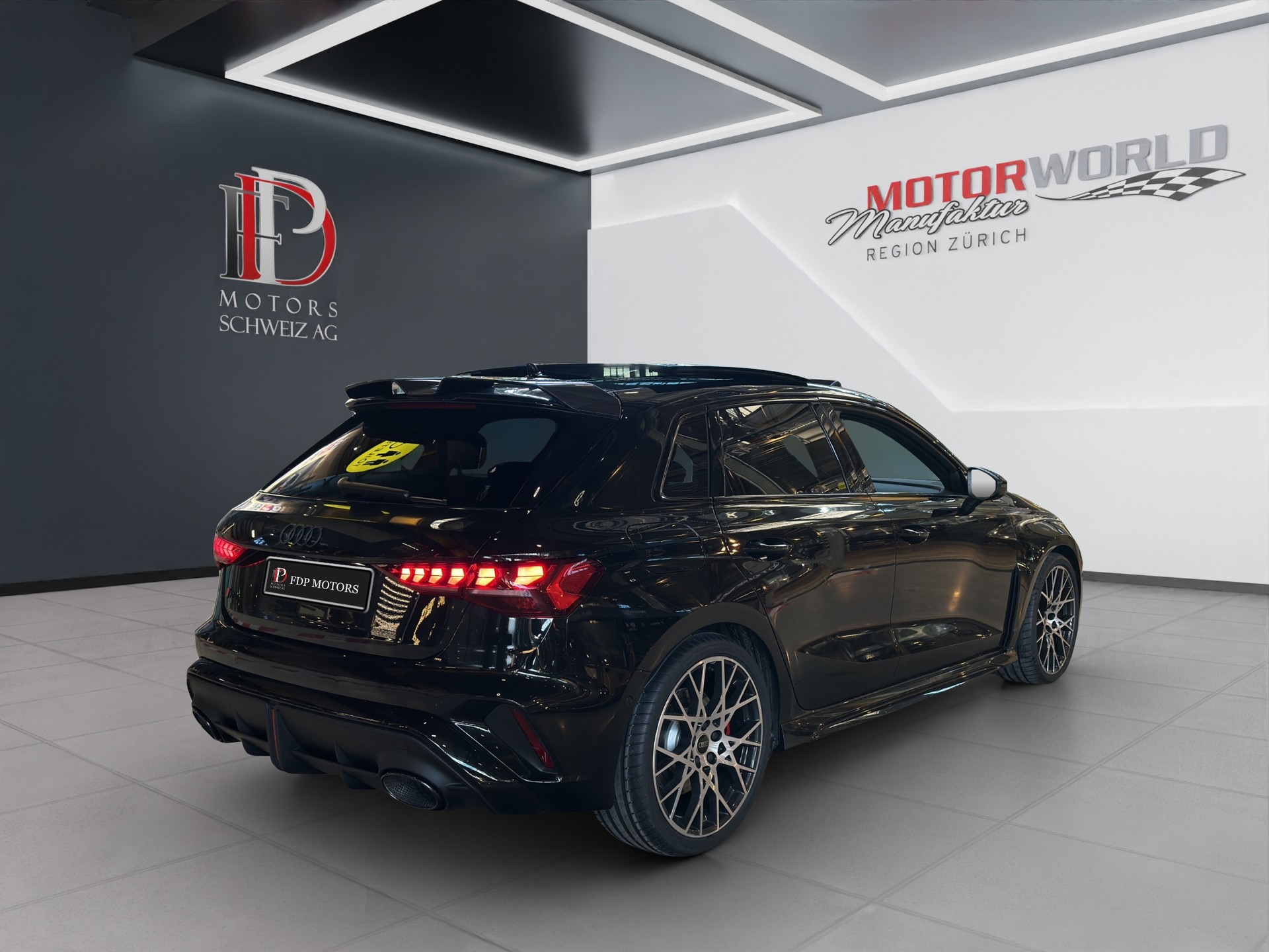 AUDI RS3 Sportback 2.5 TSI quattro S-tronic-showroom-element-1
