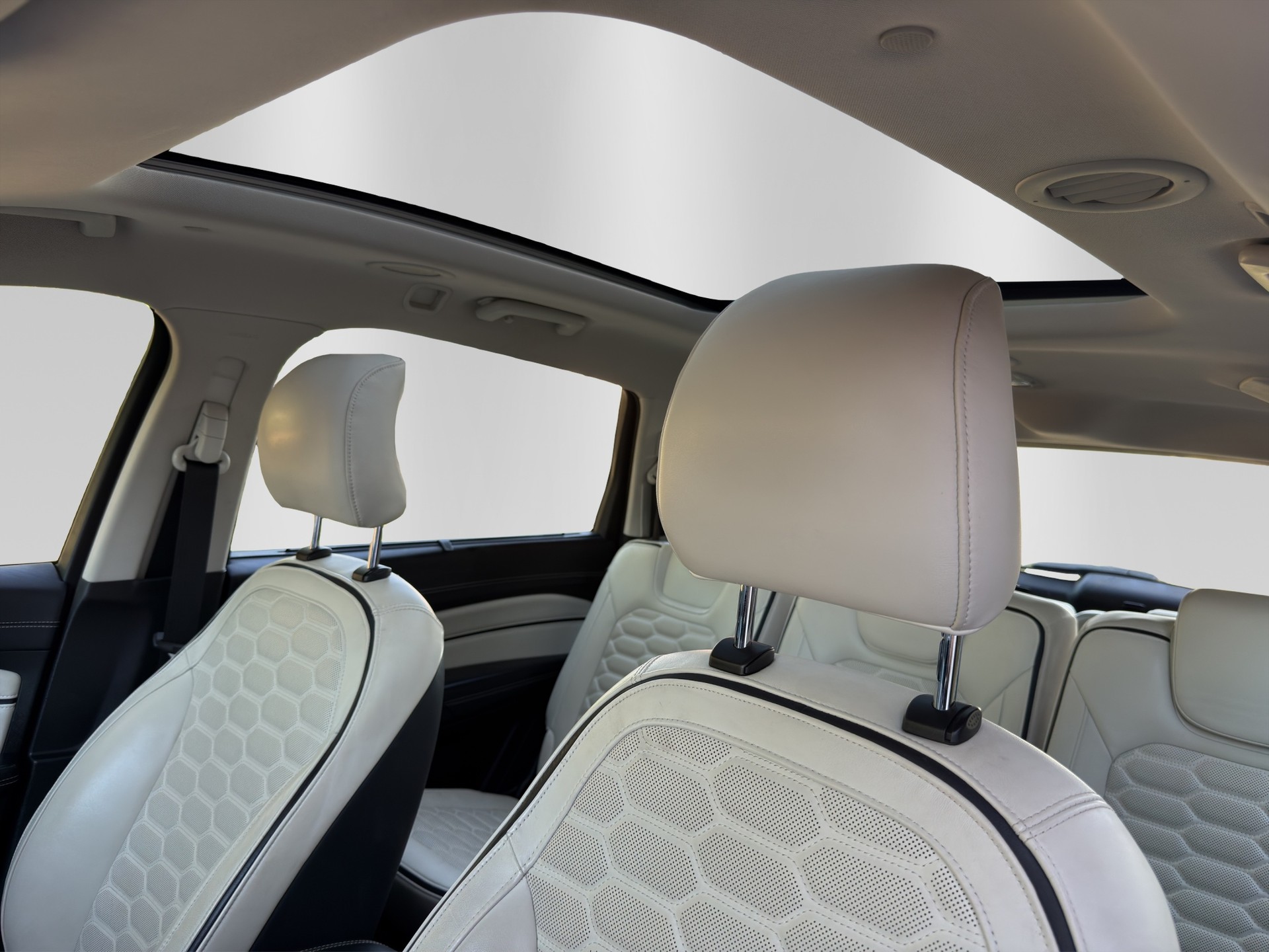 FORD S-Max 2.0 TDCi Vignale AWD PowerShift-image-17