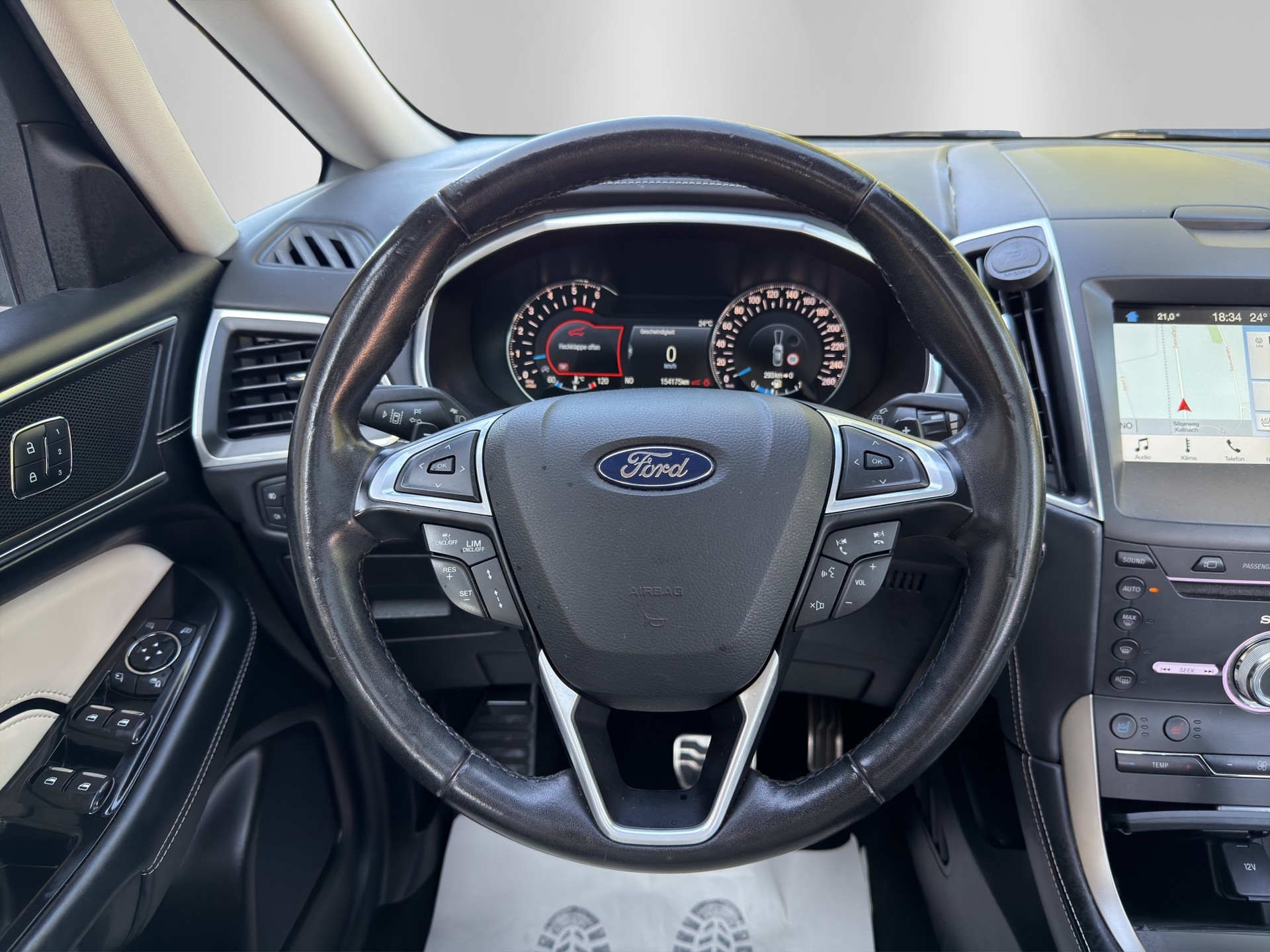 FORD S-Max 2.0 TDCi Vignale AWD PowerShift-image-13