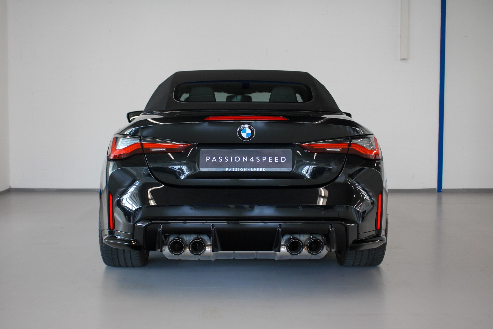 BMW M4 Cabrio Competition M xDrive-image-6
