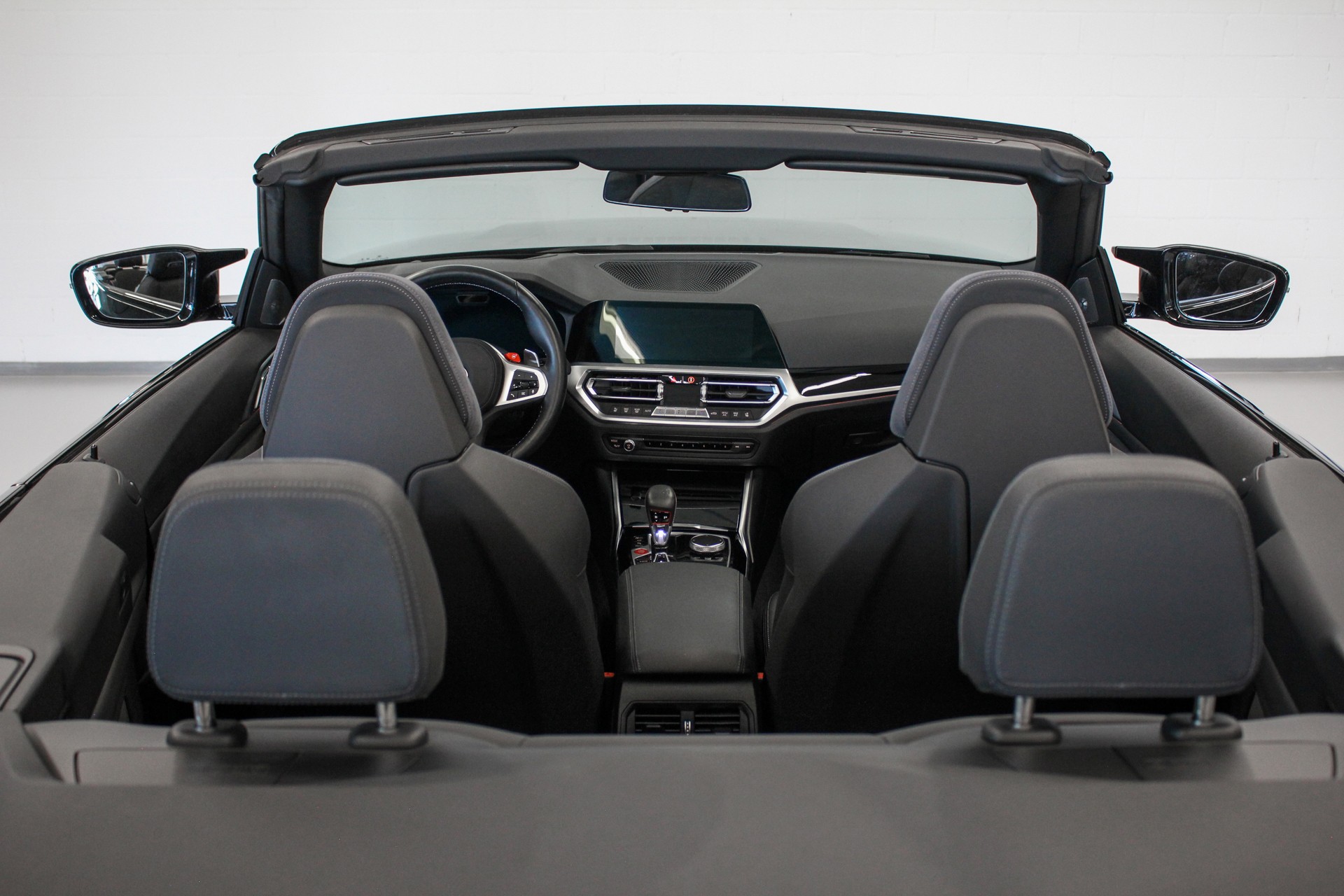 BMW M4 Cabrio Competition M xDrive-image-18