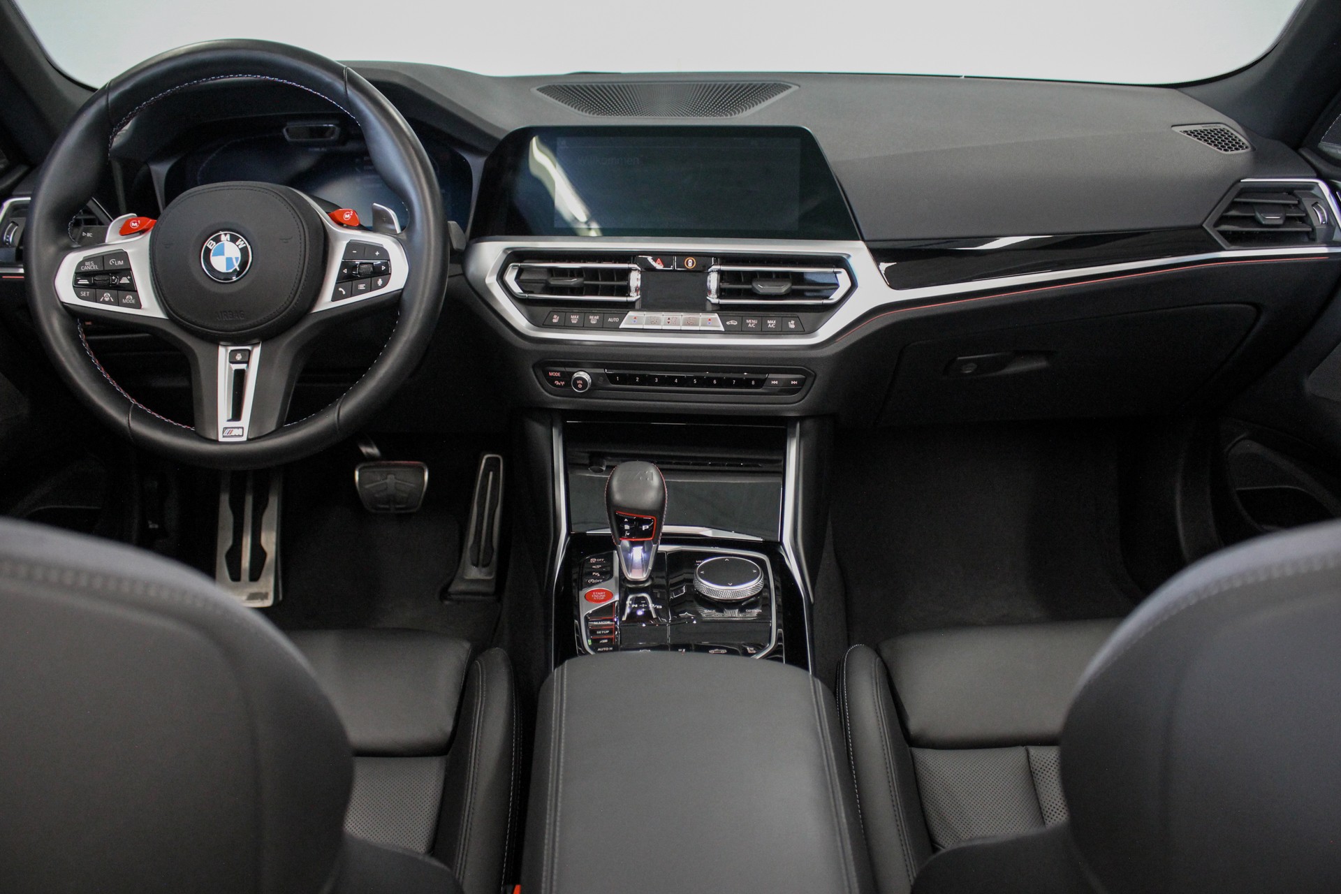 BMW M4 Cabrio Competition M xDrive-image-17