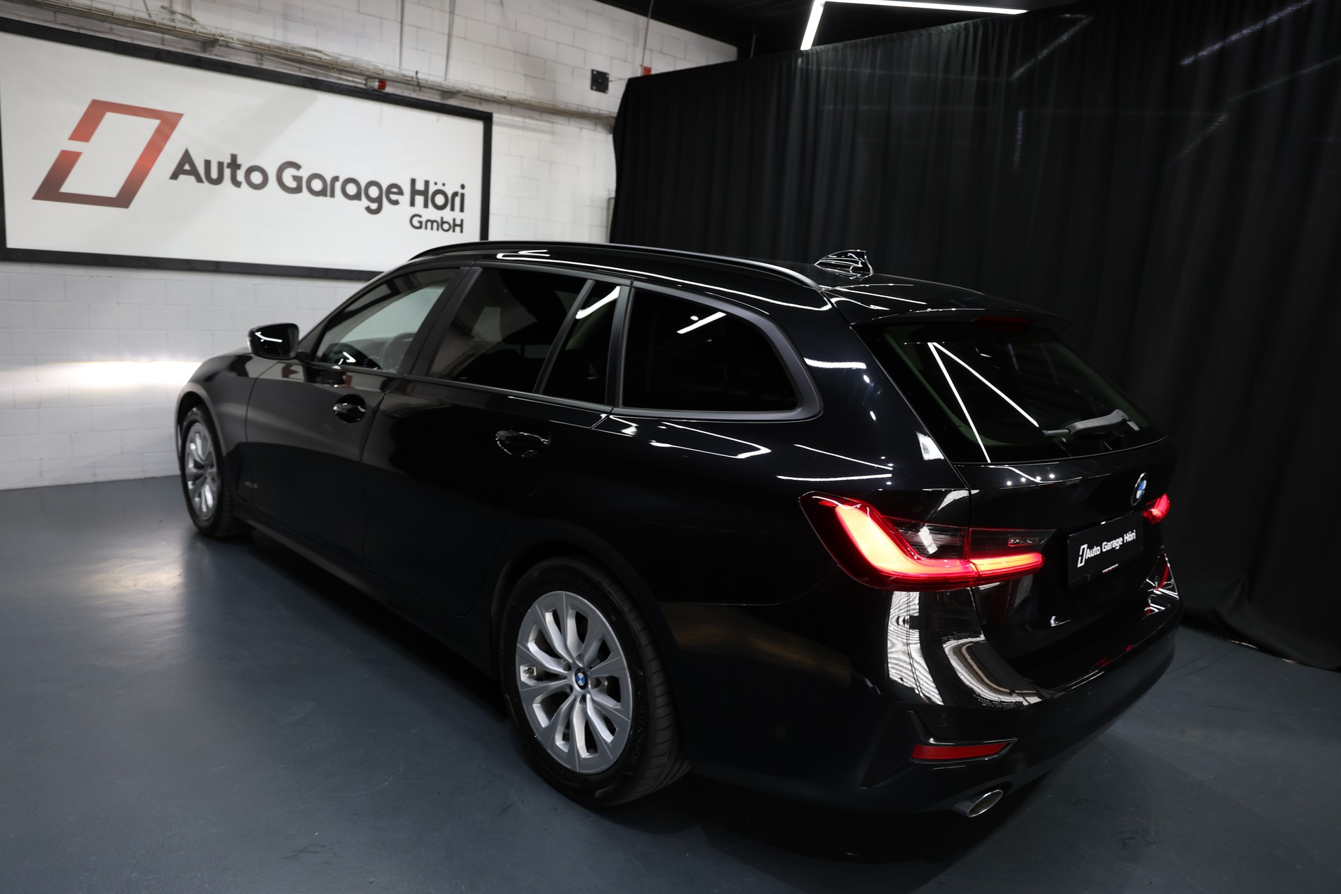 BMW 318d G21 48V Touring Steptronic-image-15