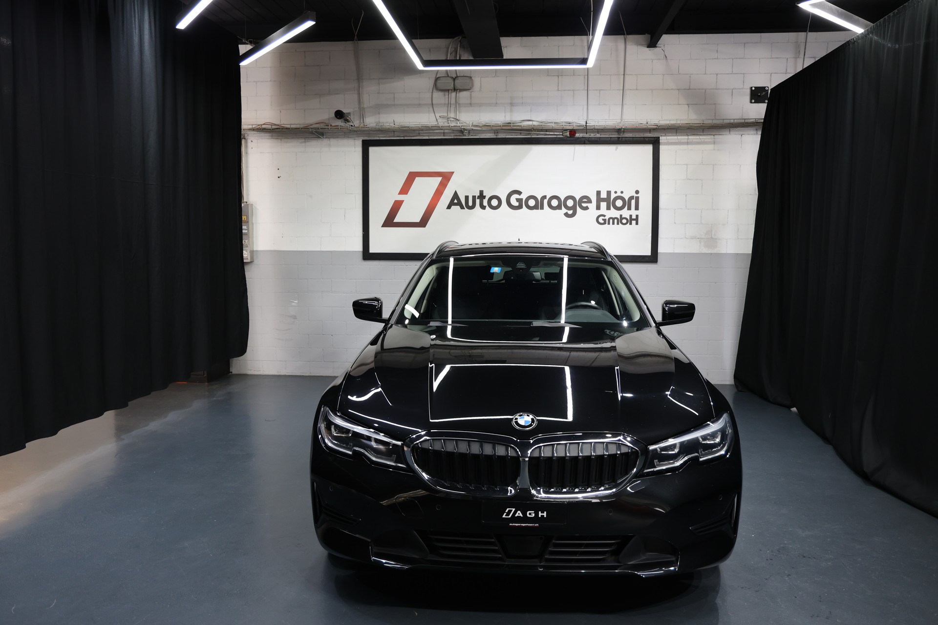 BMW 318d G21 48V Touring Steptronic-image-6