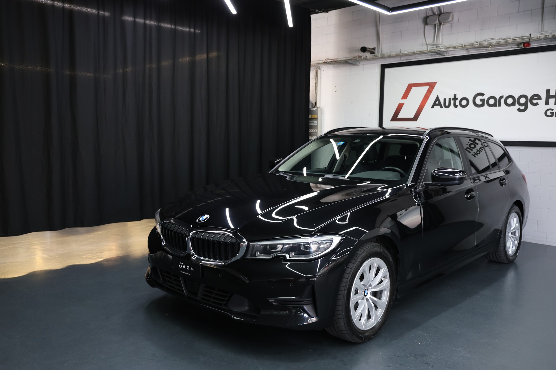 BMW 318d G21 48V Touring Steptronic-image-1