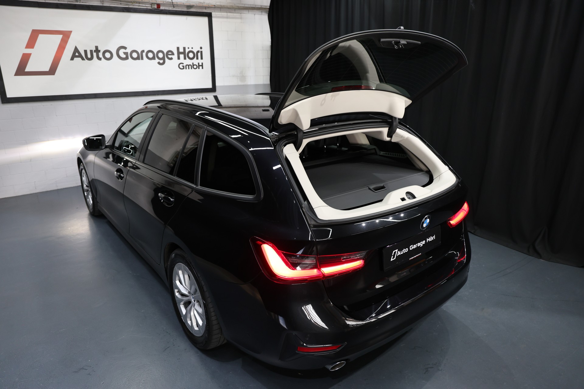 BMW 318d G21 48V Touring Steptronic-image-16