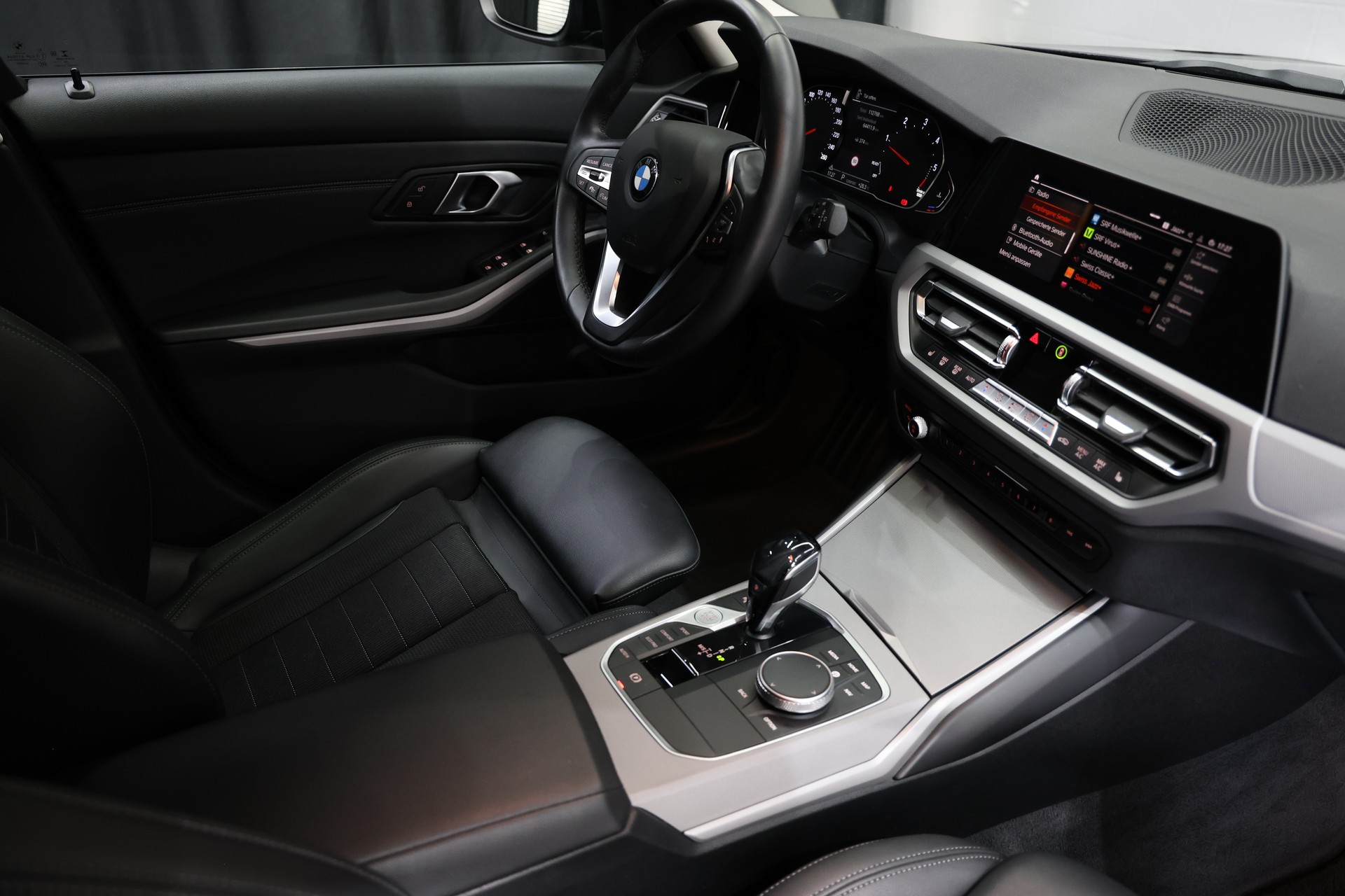 BMW 318d G21 48V Touring Steptronic-image-13