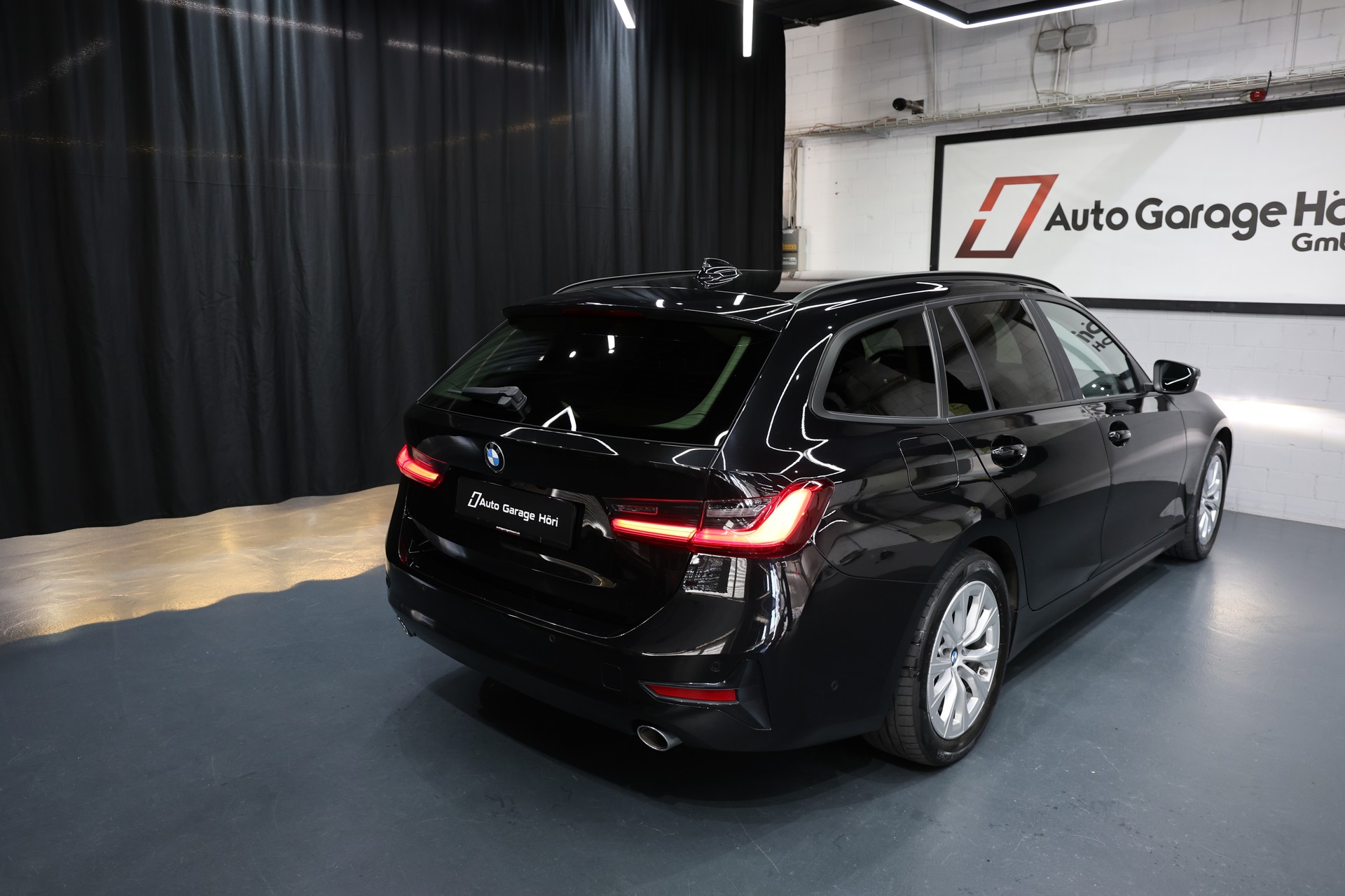 BMW 318d G21 48V Touring Steptronic-image-10