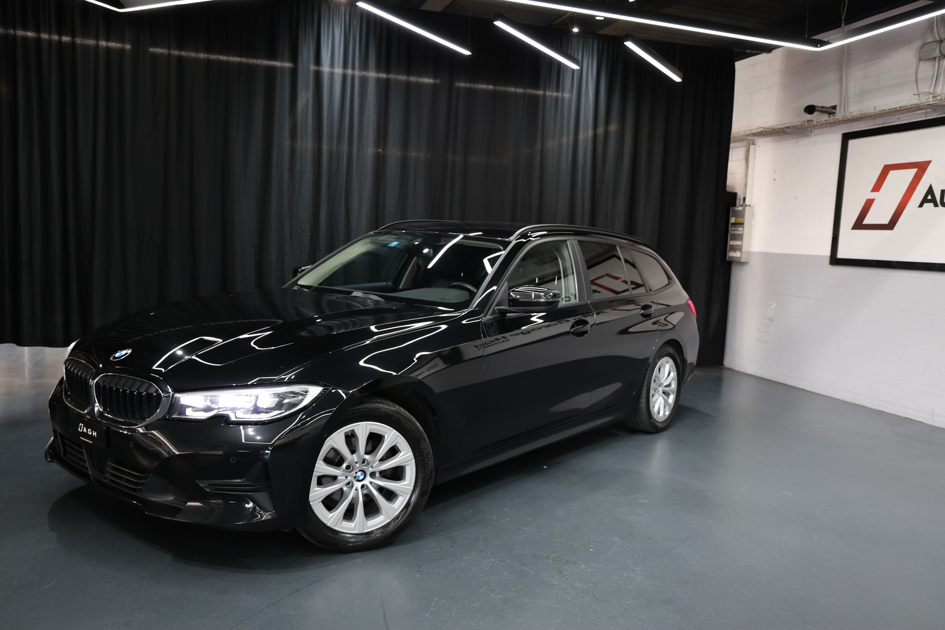 BMW 318d G21 48V Touring Steptronic-image-8