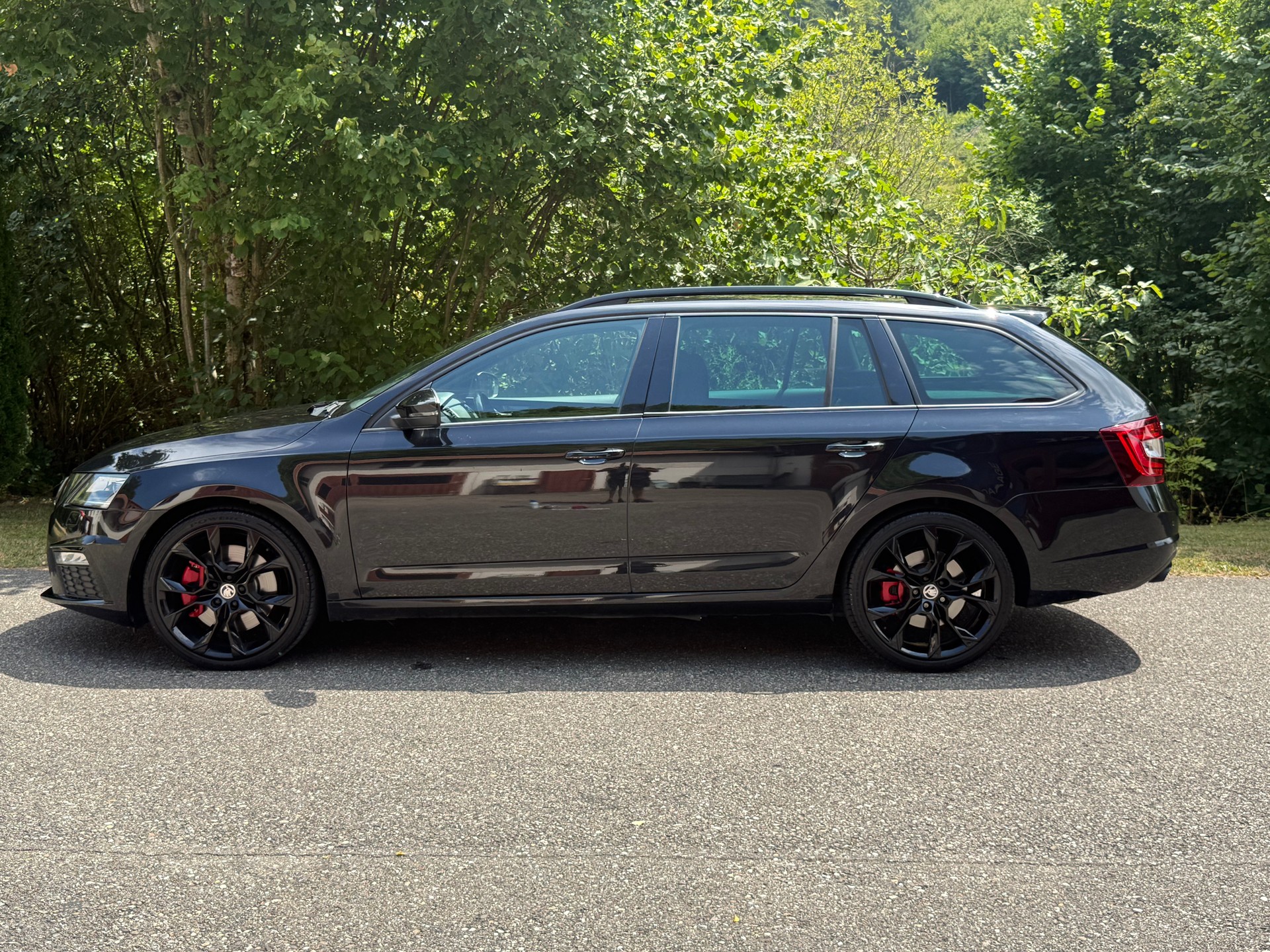 SKODA Octavia Combi 2.0 TSI RS Final Edition DSG-image-1