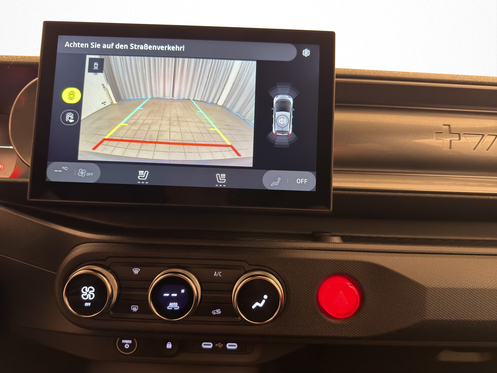 RENAULT Twingo E-Tech Urban Range techno-image-10