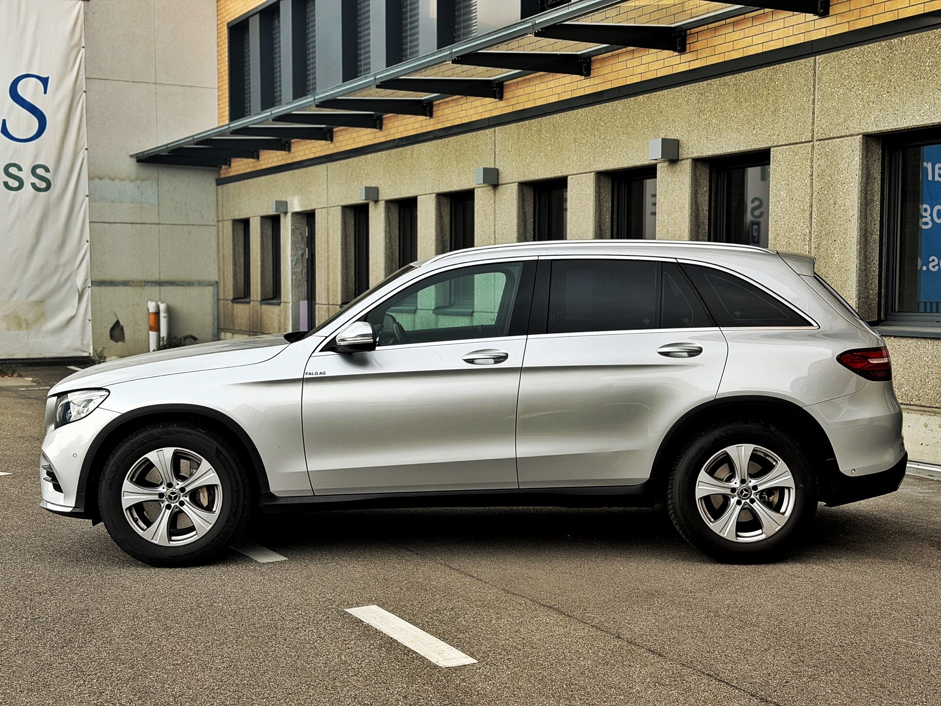 MERCEDES-BENZ GLC 220 d AMG Line 4Matic 9G-Tronic-image-1