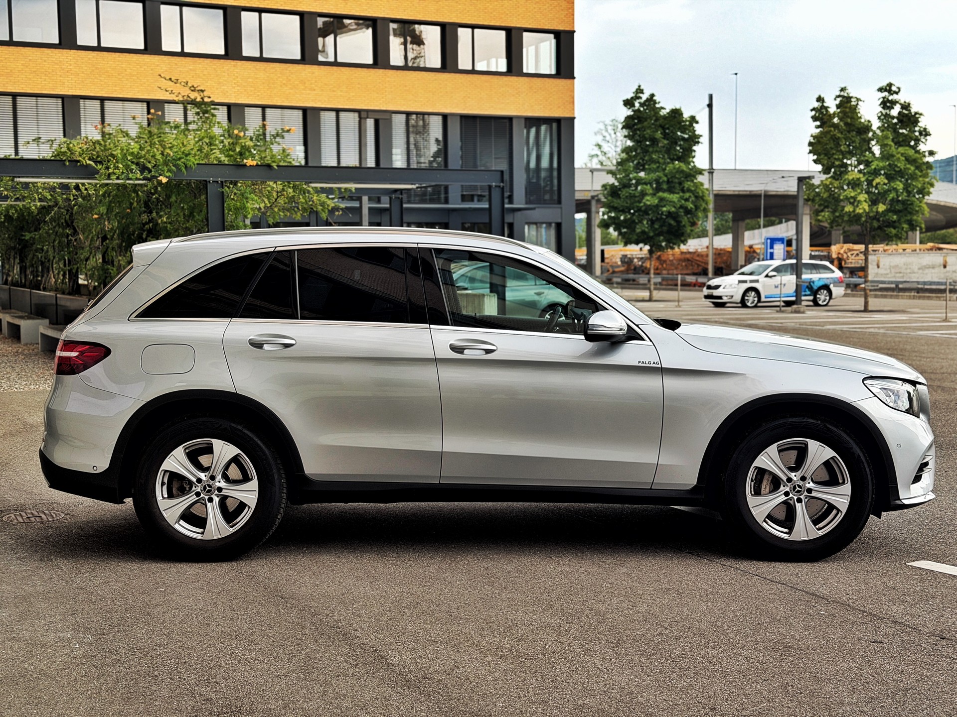 MERCEDES-BENZ GLC 220 d AMG Line 4Matic 9G-Tronic-image-3