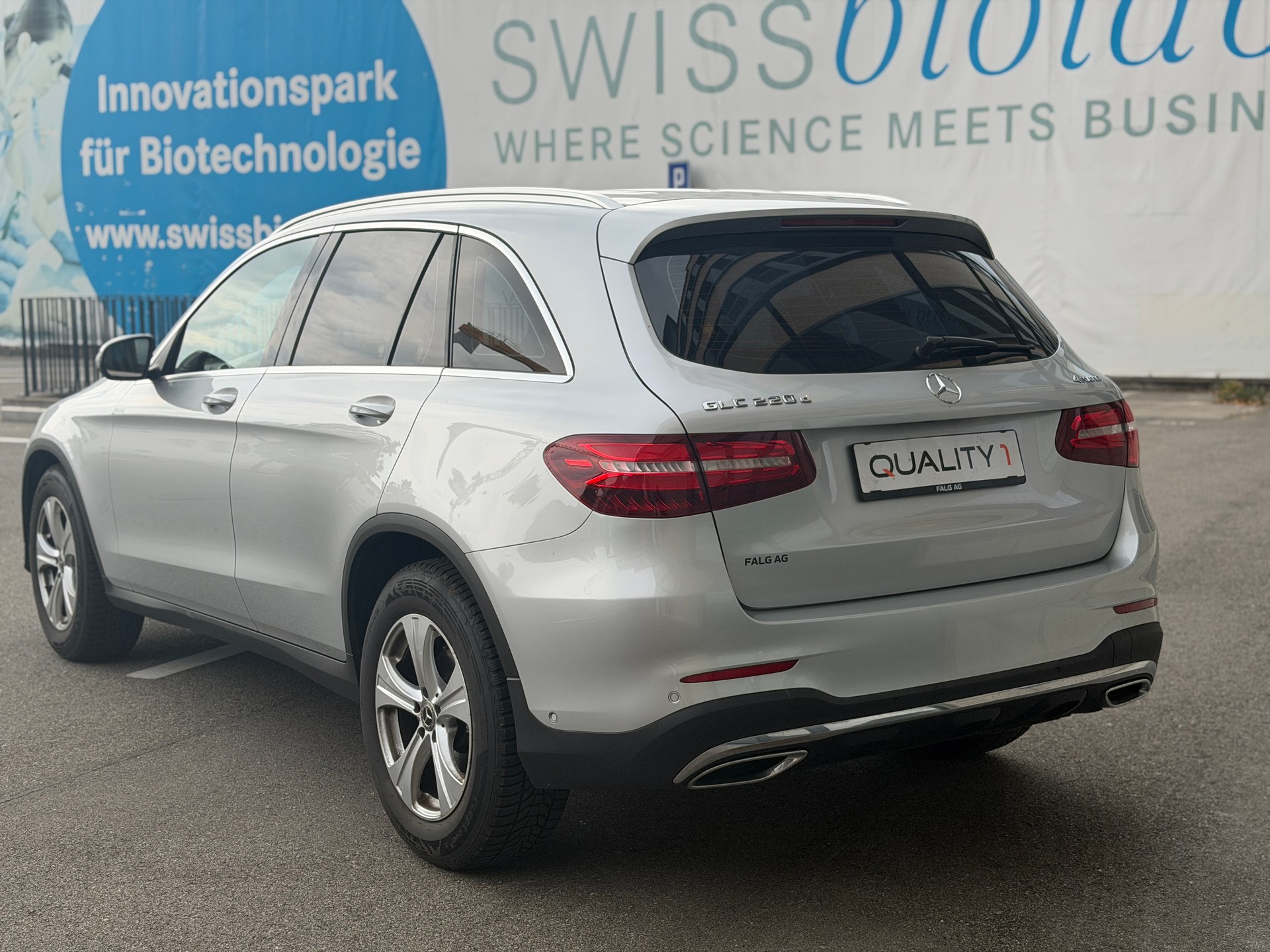 MERCEDES-BENZ GLC 220 d AMG Line 4Matic 9G-Tronic-image-2