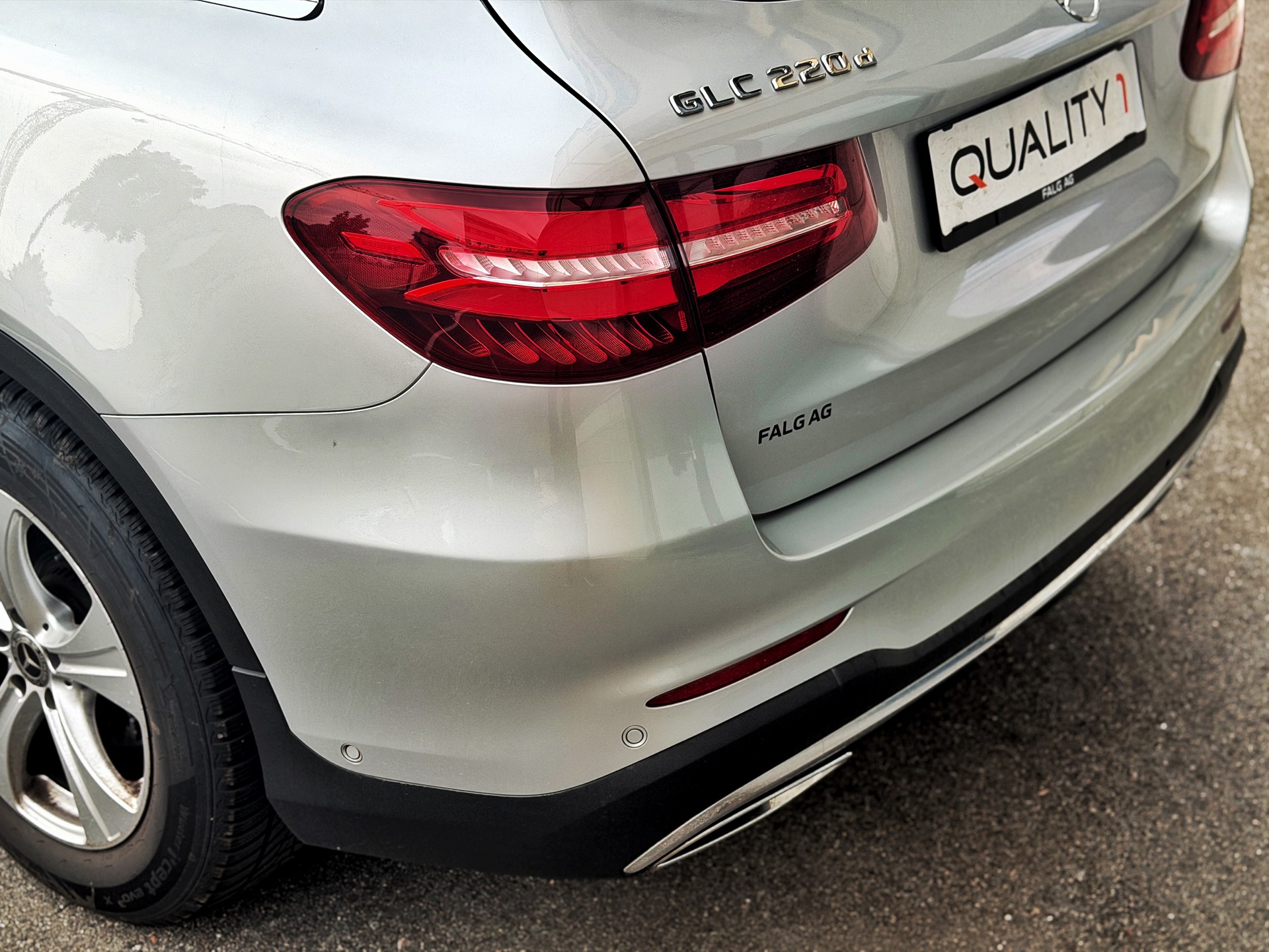 MERCEDES-BENZ GLC 220 d AMG Line 4Matic 9G-Tronic-image-9