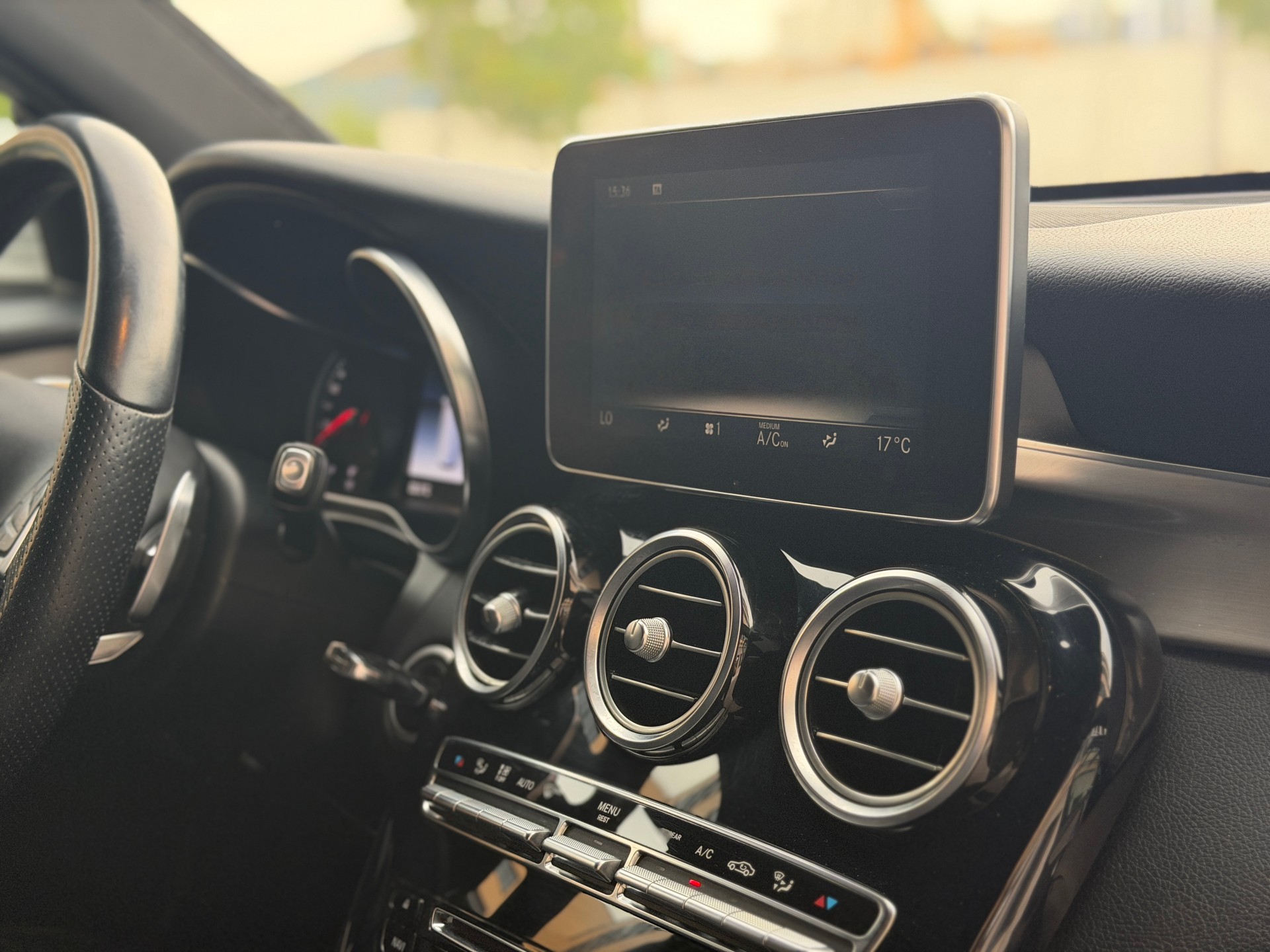 MERCEDES-BENZ GLC 220 d AMG Line 4Matic 9G-Tronic-image-27