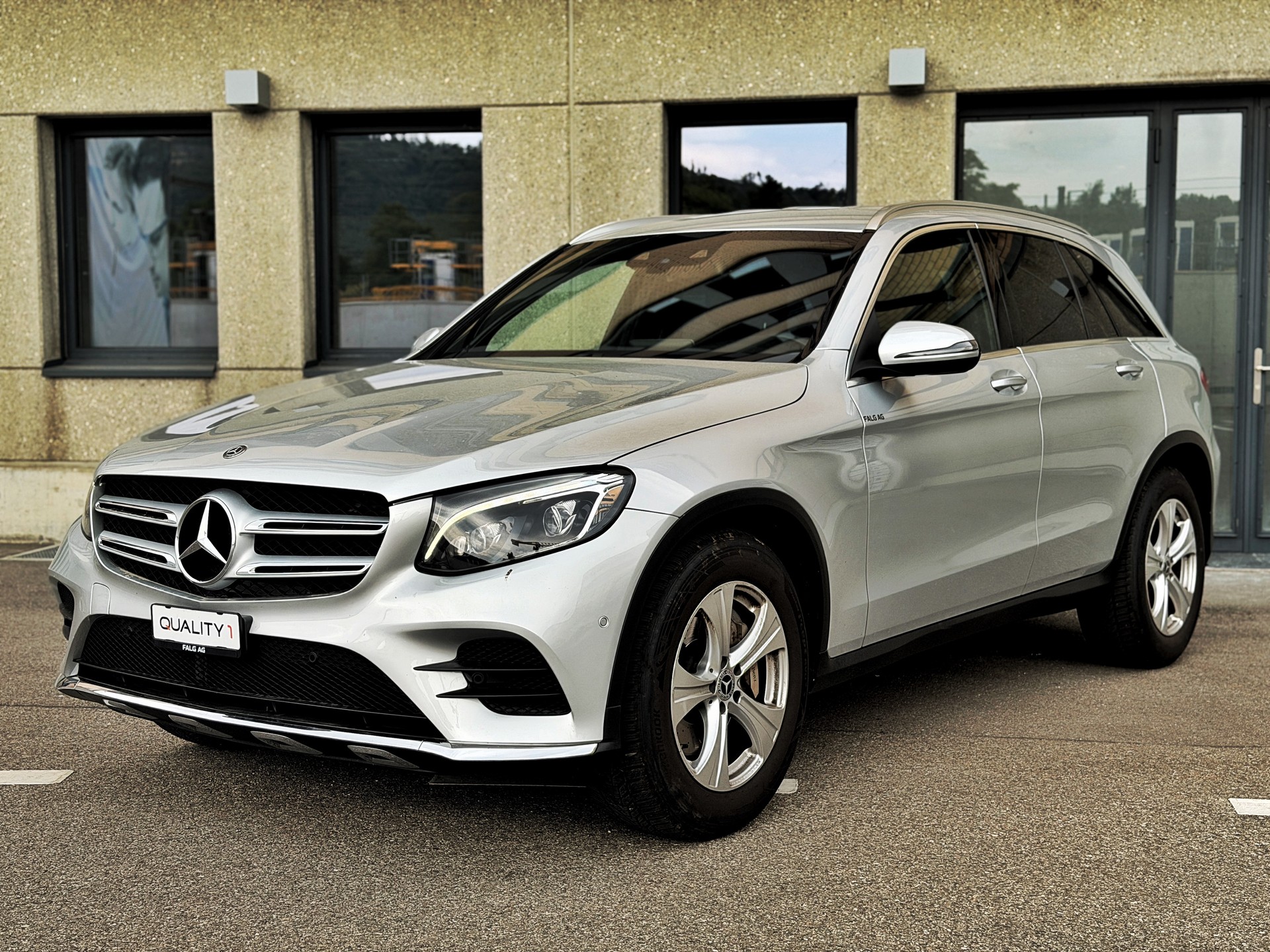 MERCEDES-BENZ GLC 220 d AMG Line 4Matic 9G-Tronic-image-0