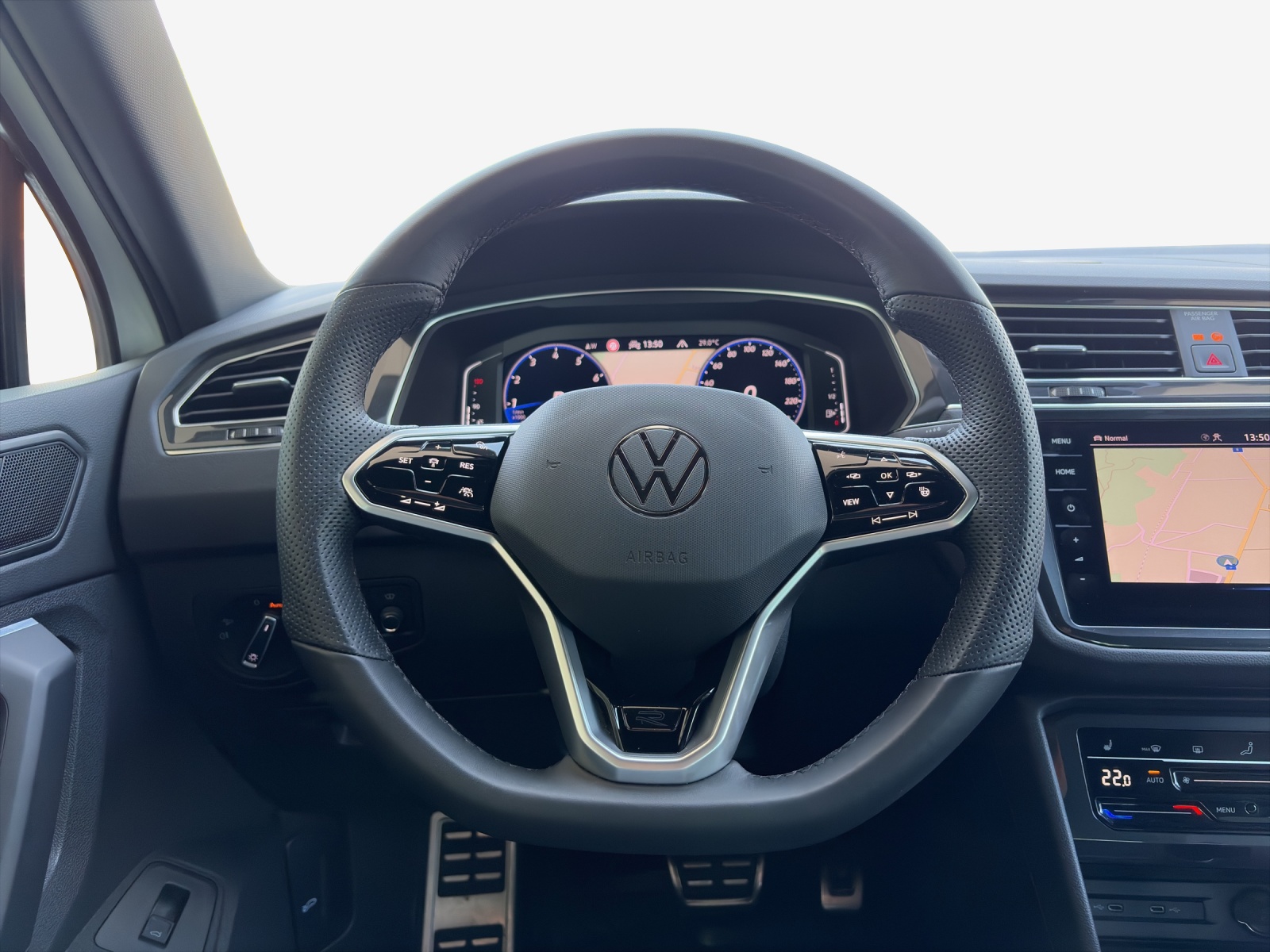 VW Tiguan 2.0TSI R-Line 4Motion DSG-image-9
