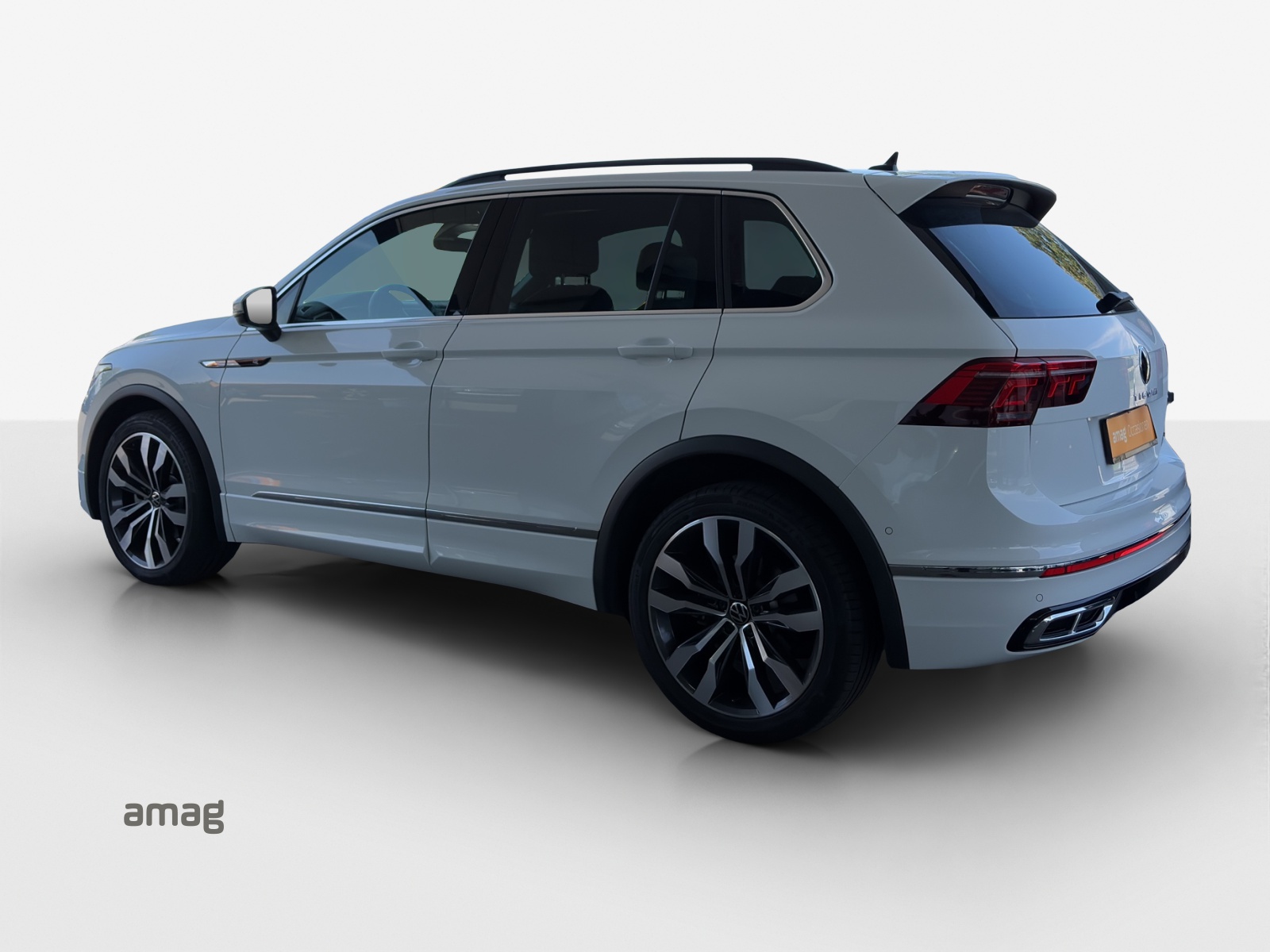 VW Tiguan 2.0TSI R-Line 4Motion DSG-image-2