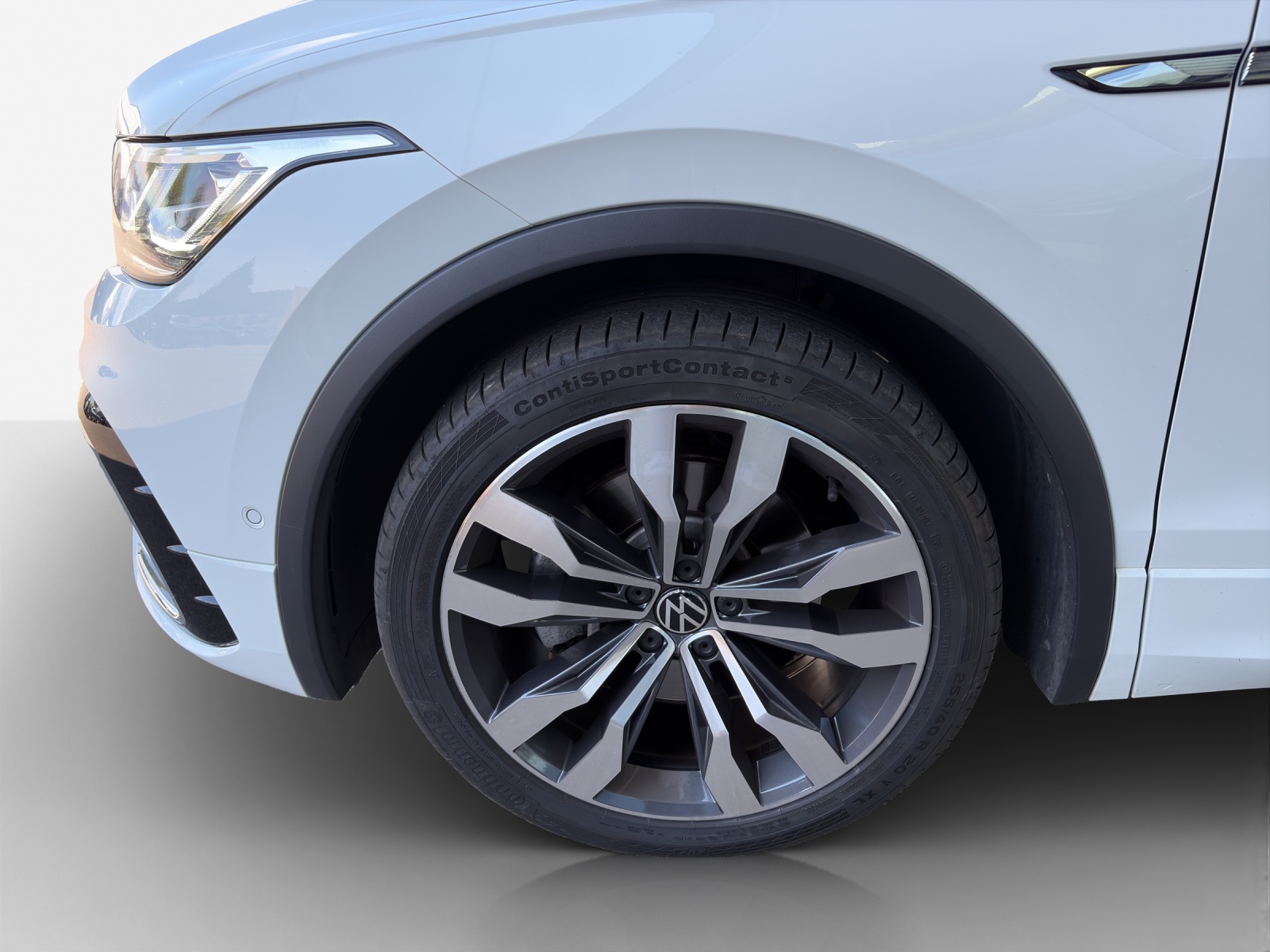 VW Tiguan 2.0TSI R-Line 4Motion DSG-image-13