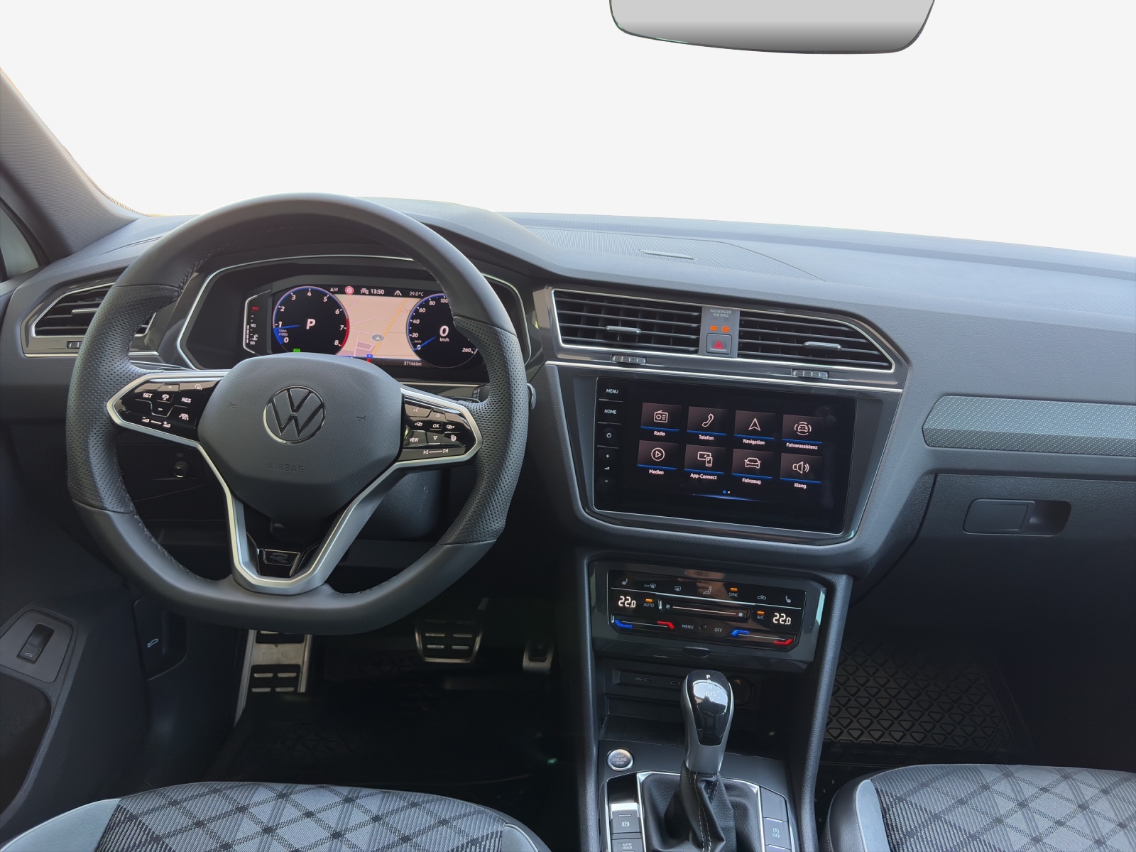 VW Tiguan 2.0TSI R-Line 4Motion DSG-image-8