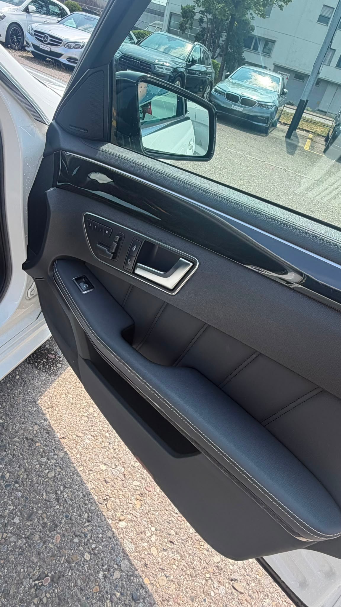 MERCEDES-BENZ E 350 CDI BlueEff. Avantgarde 4Matic 7G-Tronic-image-11