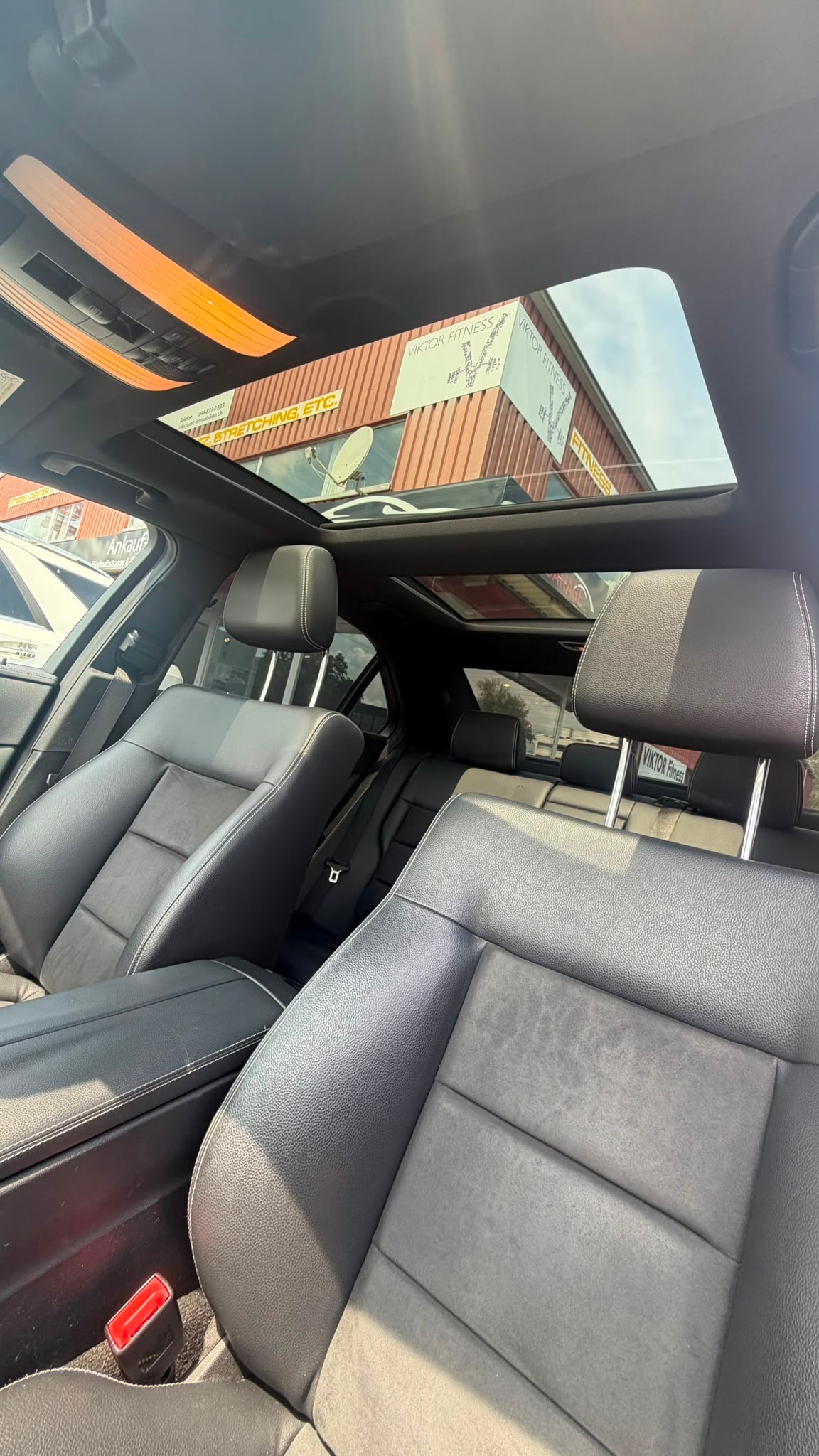 MERCEDES-BENZ E 350 CDI BlueEff. Avantgarde 4Matic 7G-Tronic-image-14