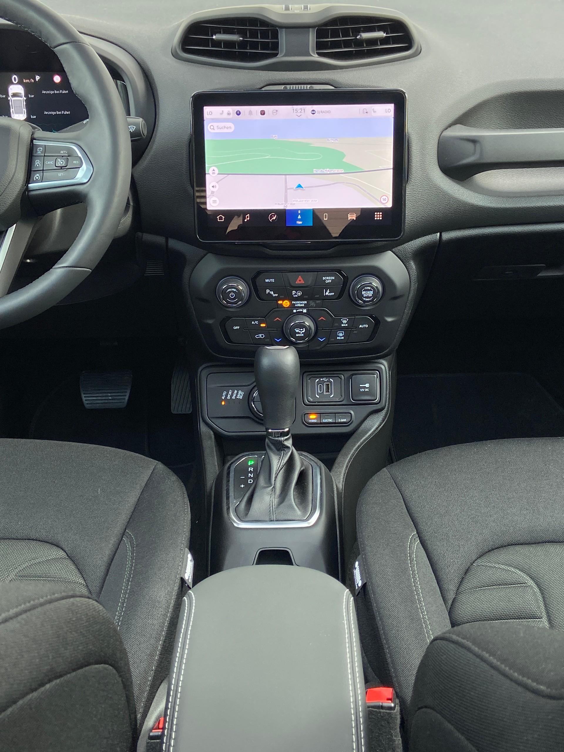 JEEP Renegade 1.3 T PHEV North Star AWD-image-8