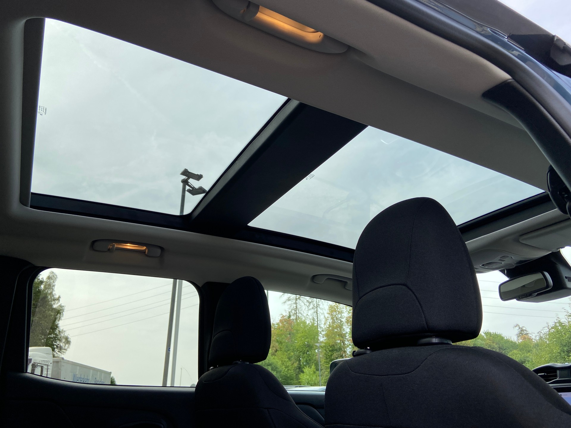 JEEP Renegade 1.3 T PHEV North Star AWD-image-4