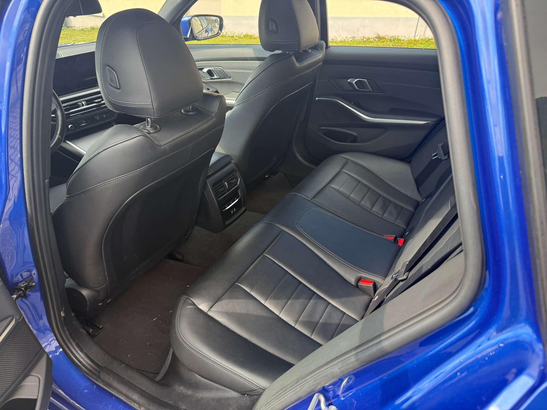 BMW 320d xDrive SAG-image-4