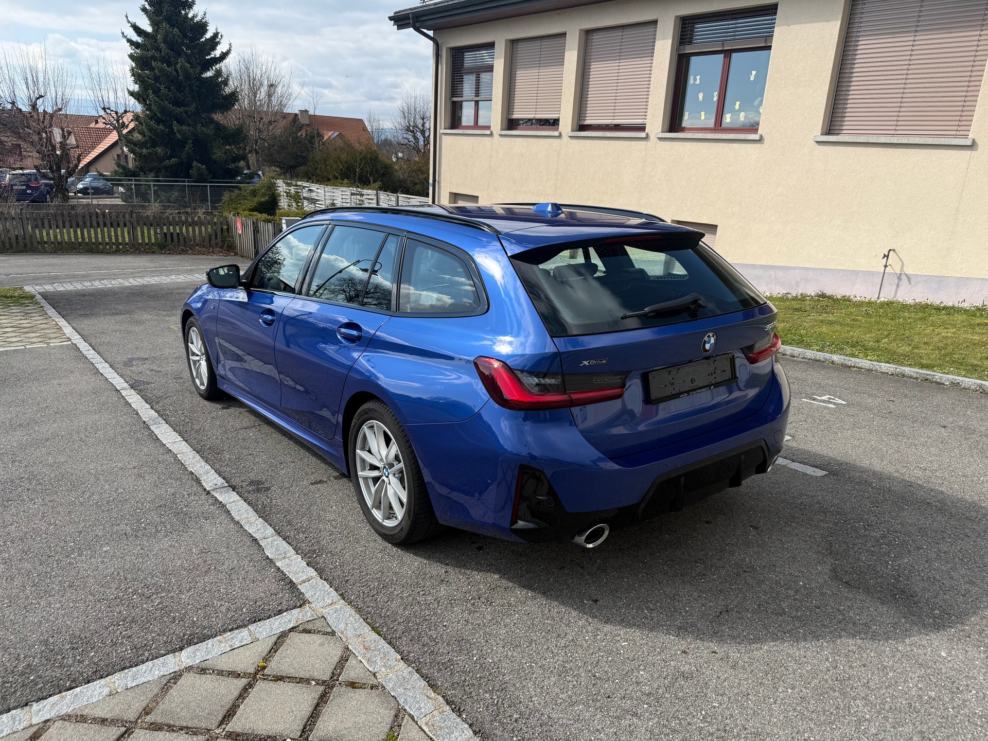 BMW 320d xDrive SAG-image-2