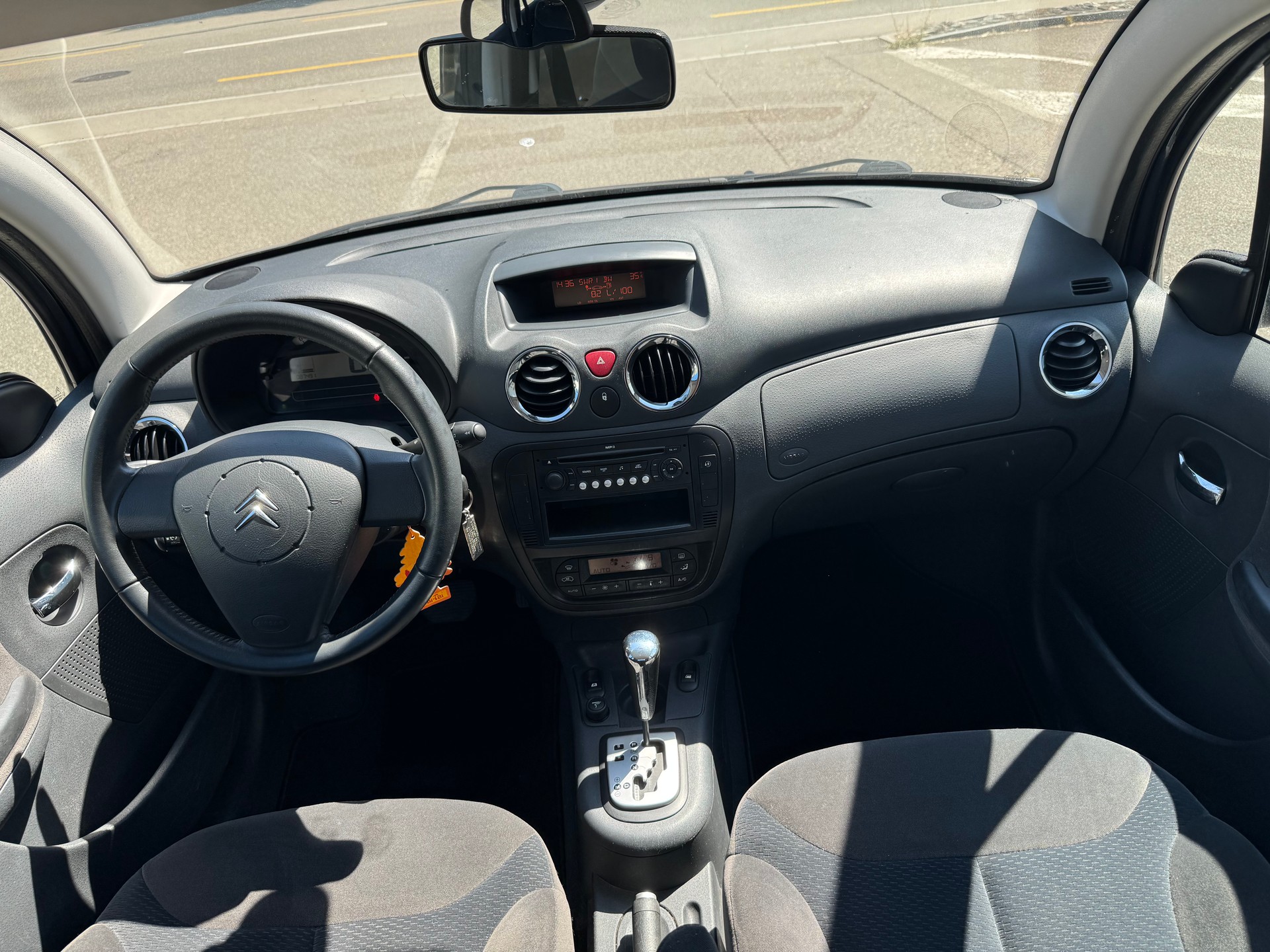 CITROEN C3 1.6i 16V Exclusive Automatic-image-7