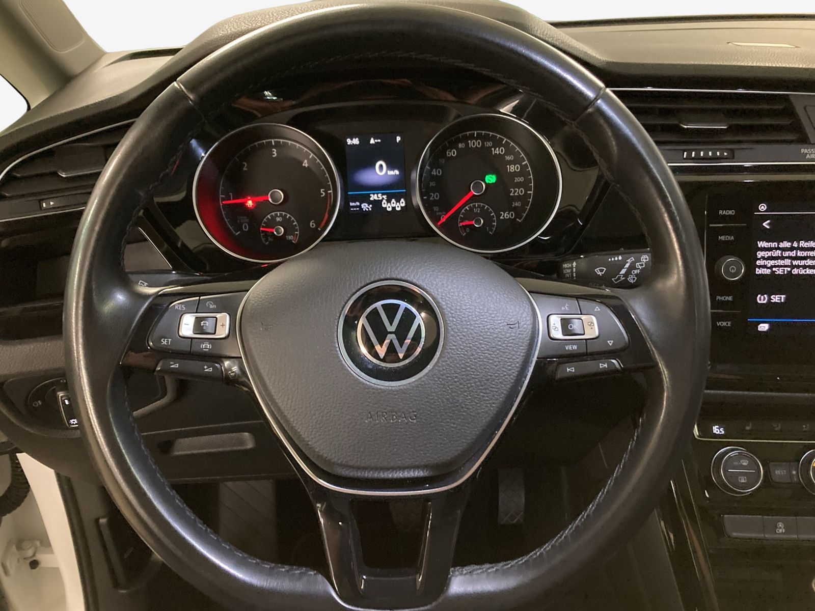 VW Touran 2.0 TDI BlueMotion Technology Highline DSG-image-9