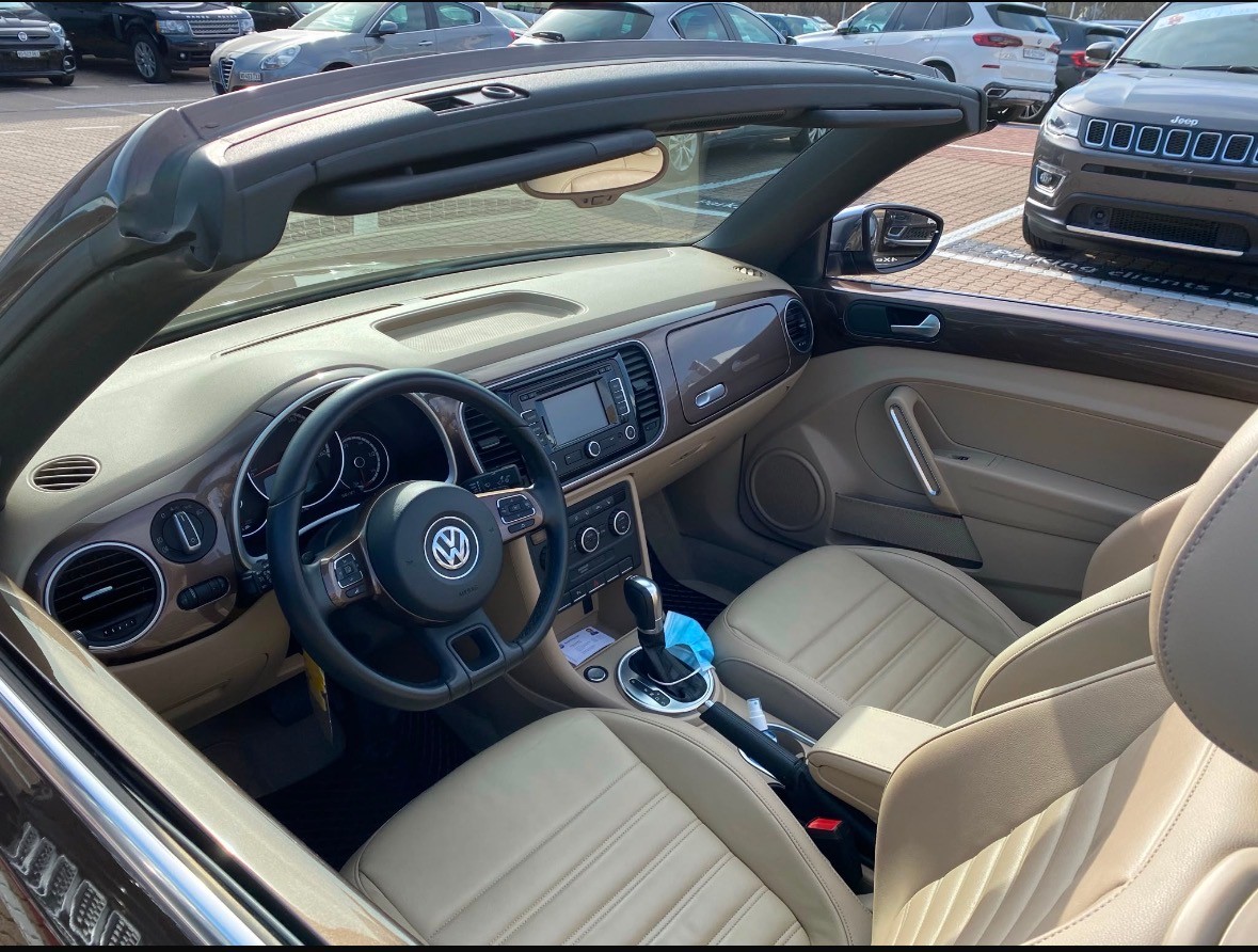 VW Beetle Cabrio 1.4 TSI Design DSG-image-9