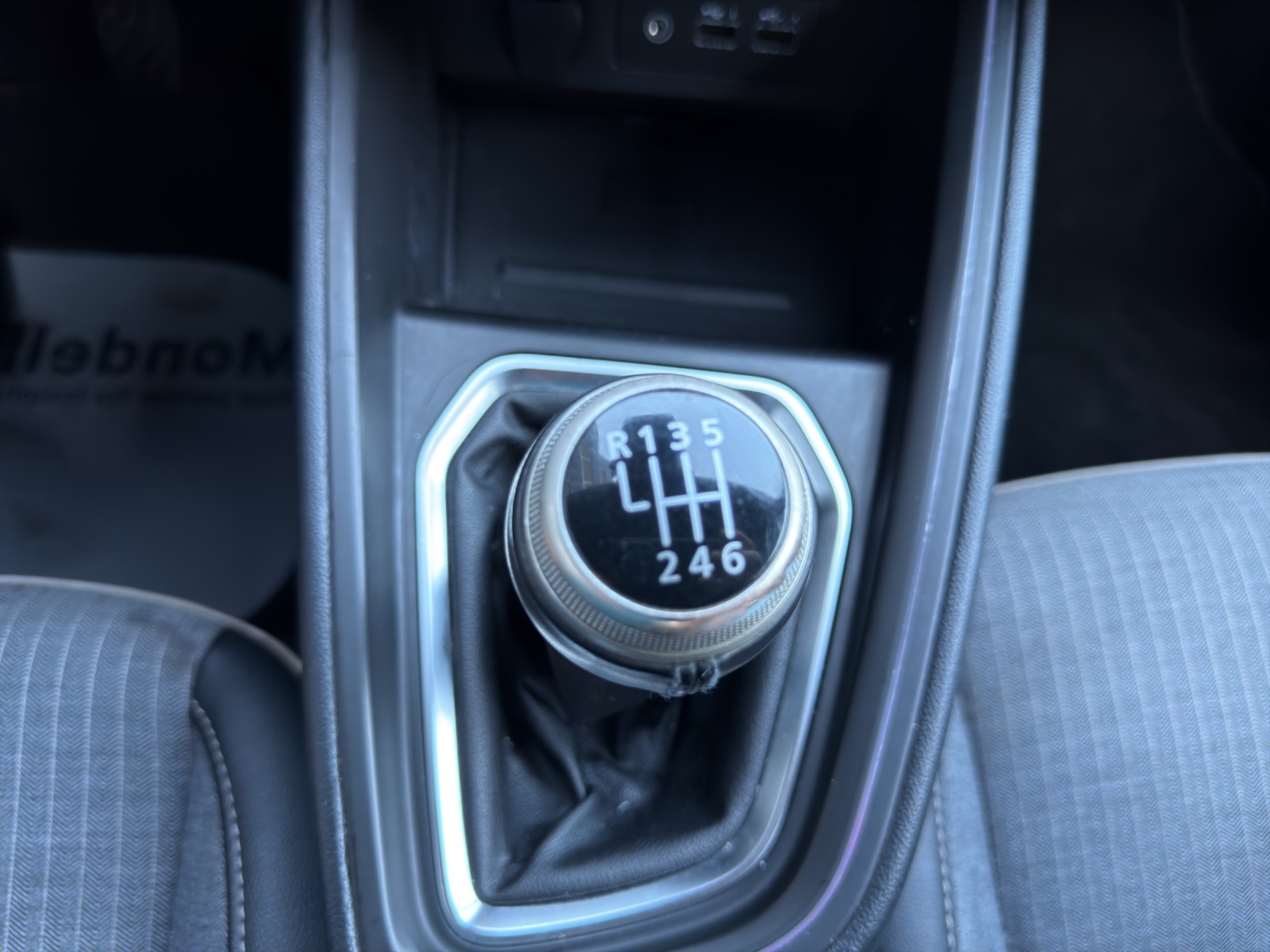 RENAULT Clio 1.0 Techno-image-21