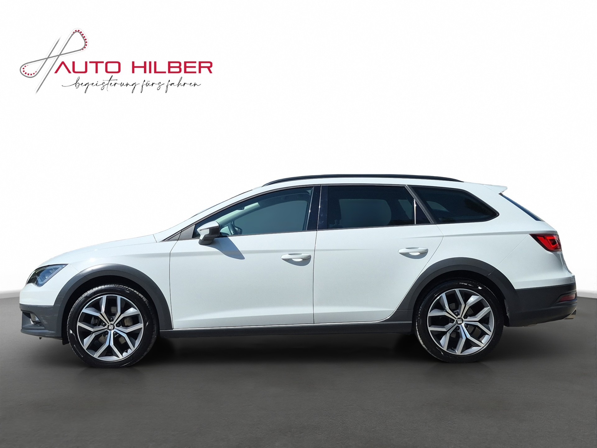 SEAT Leon ST 1.8 TSI X-Perience 4Drive DSG *Anhängerkupplung/Full Link*-image-2