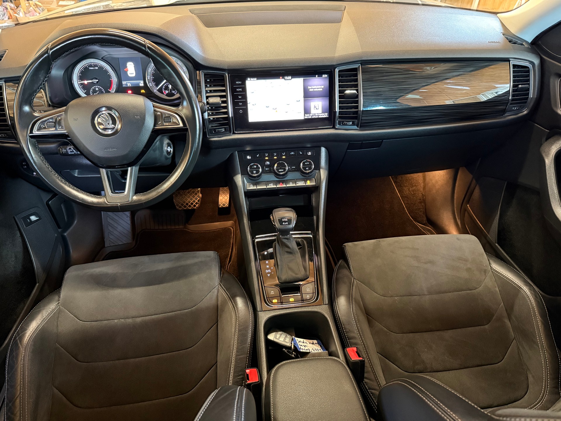 SKODA Kodiaq 2.0 TDI CR Style 4x4 DSG-image-8