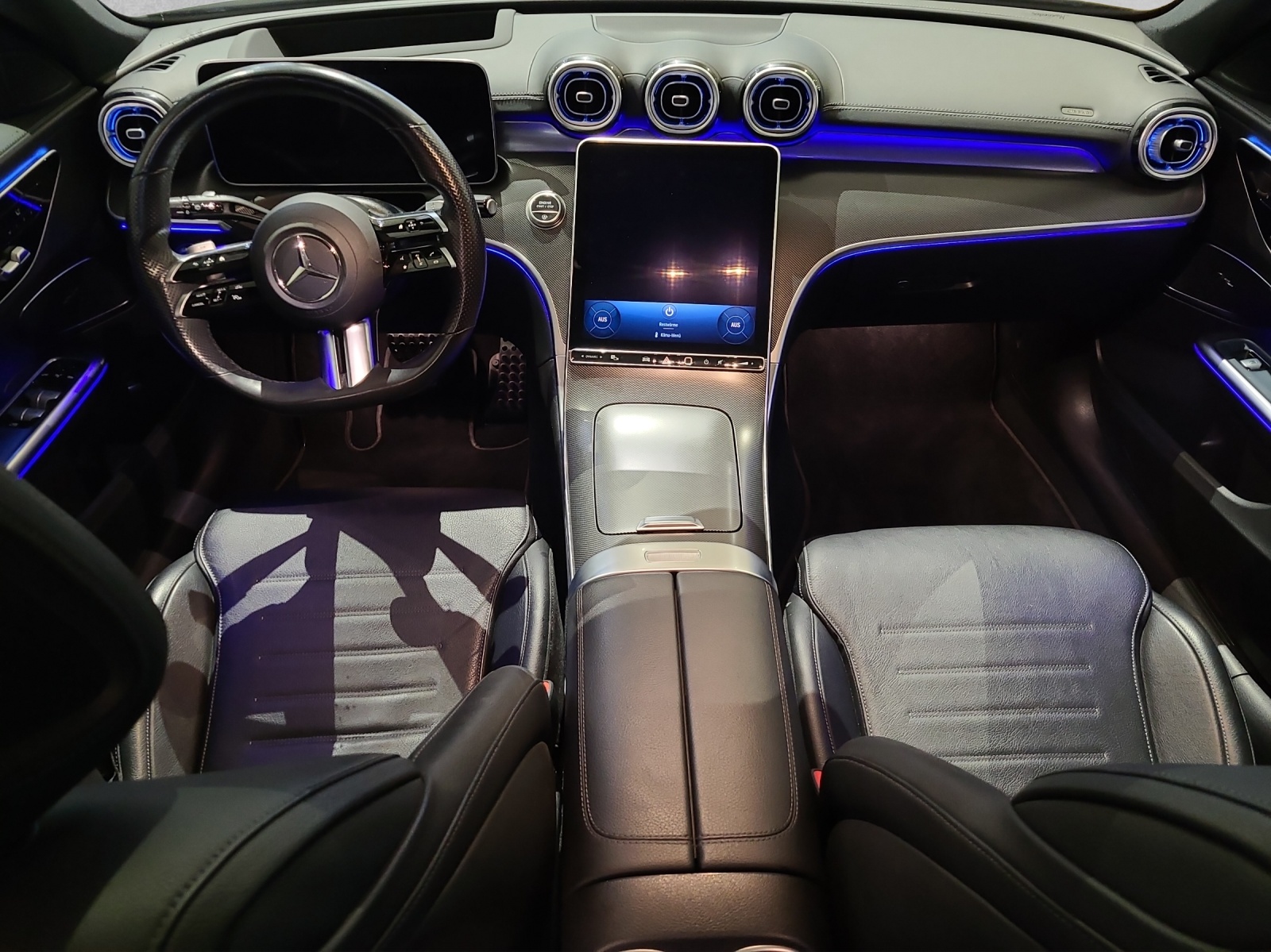 MERCEDES-BENZ C 300 T 4Matic AMG Line-image-11