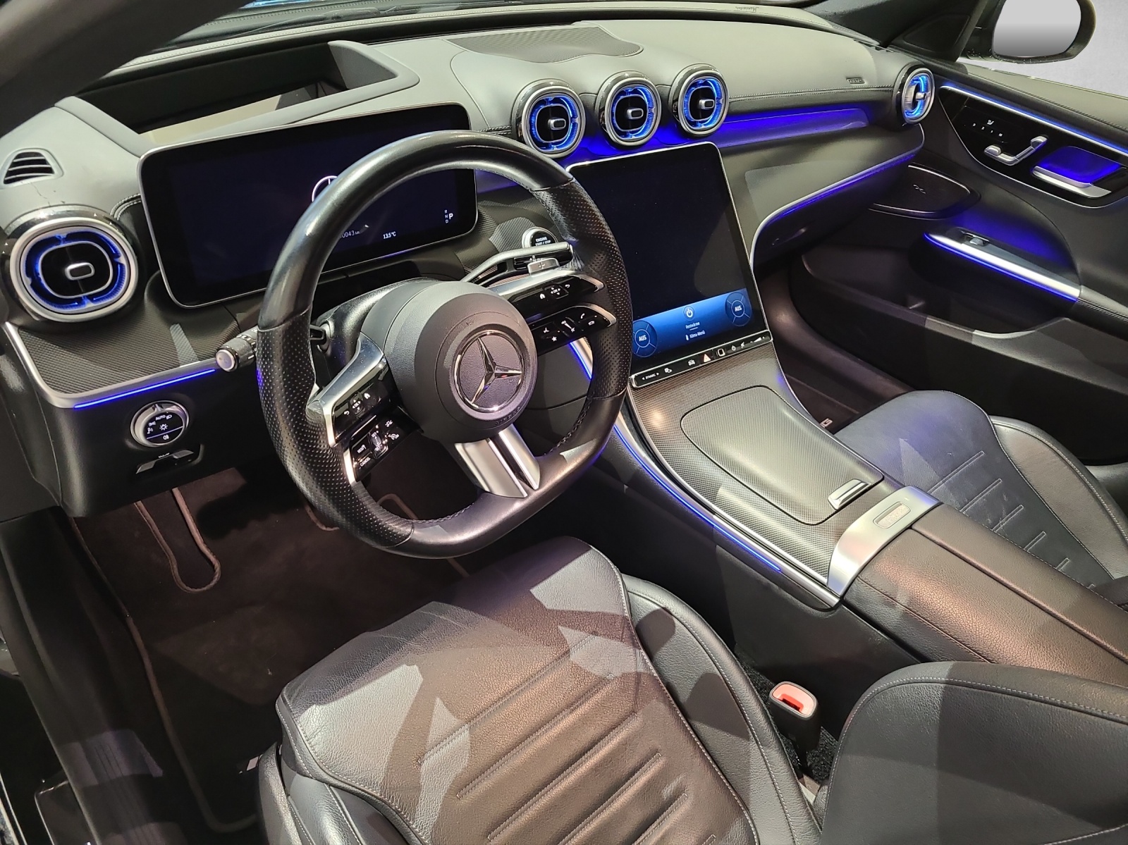 MERCEDES-BENZ C 300 T 4Matic AMG Line-image-6