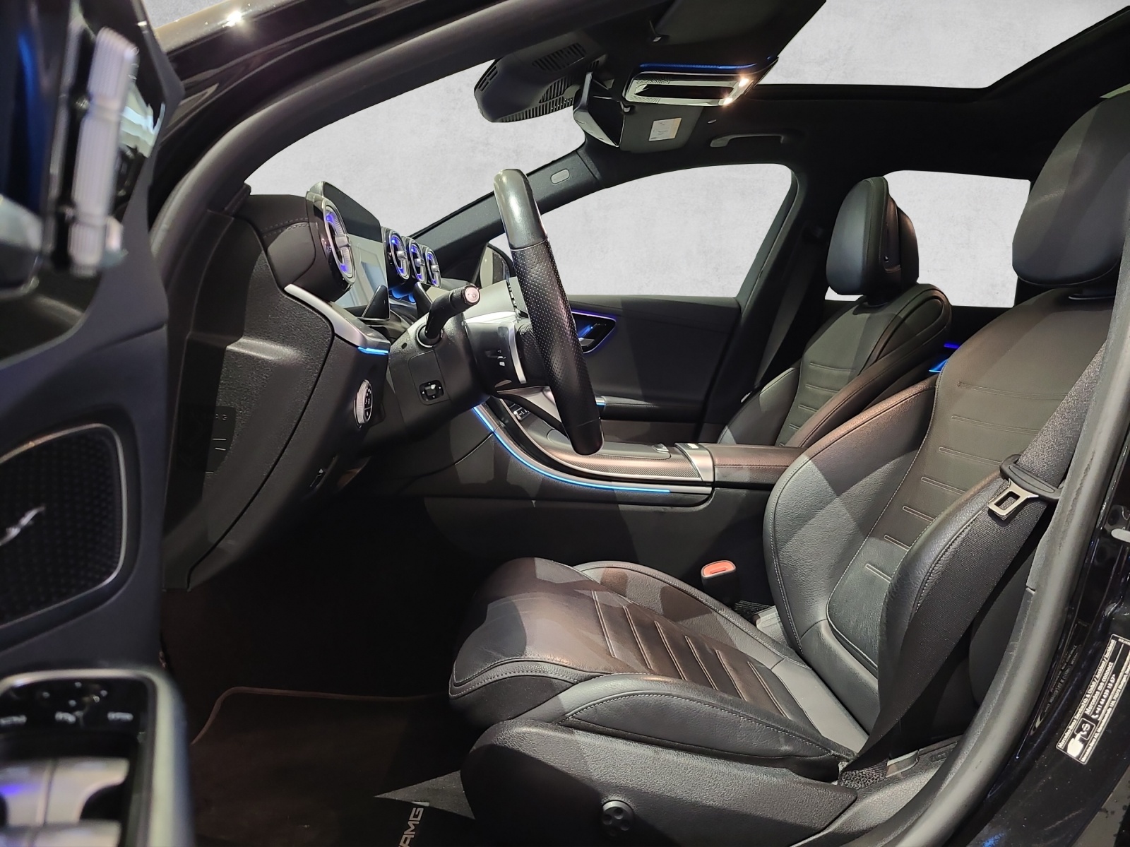 MERCEDES-BENZ C 300 T 4Matic AMG Line-image-7