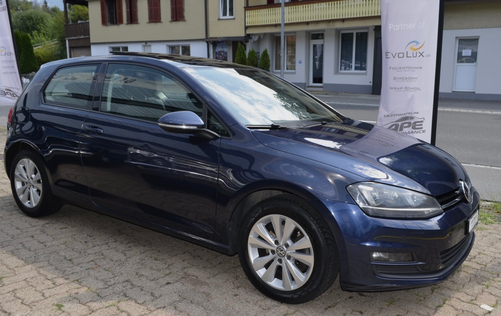 VW Golf 1.4 TSI Highline-image-1